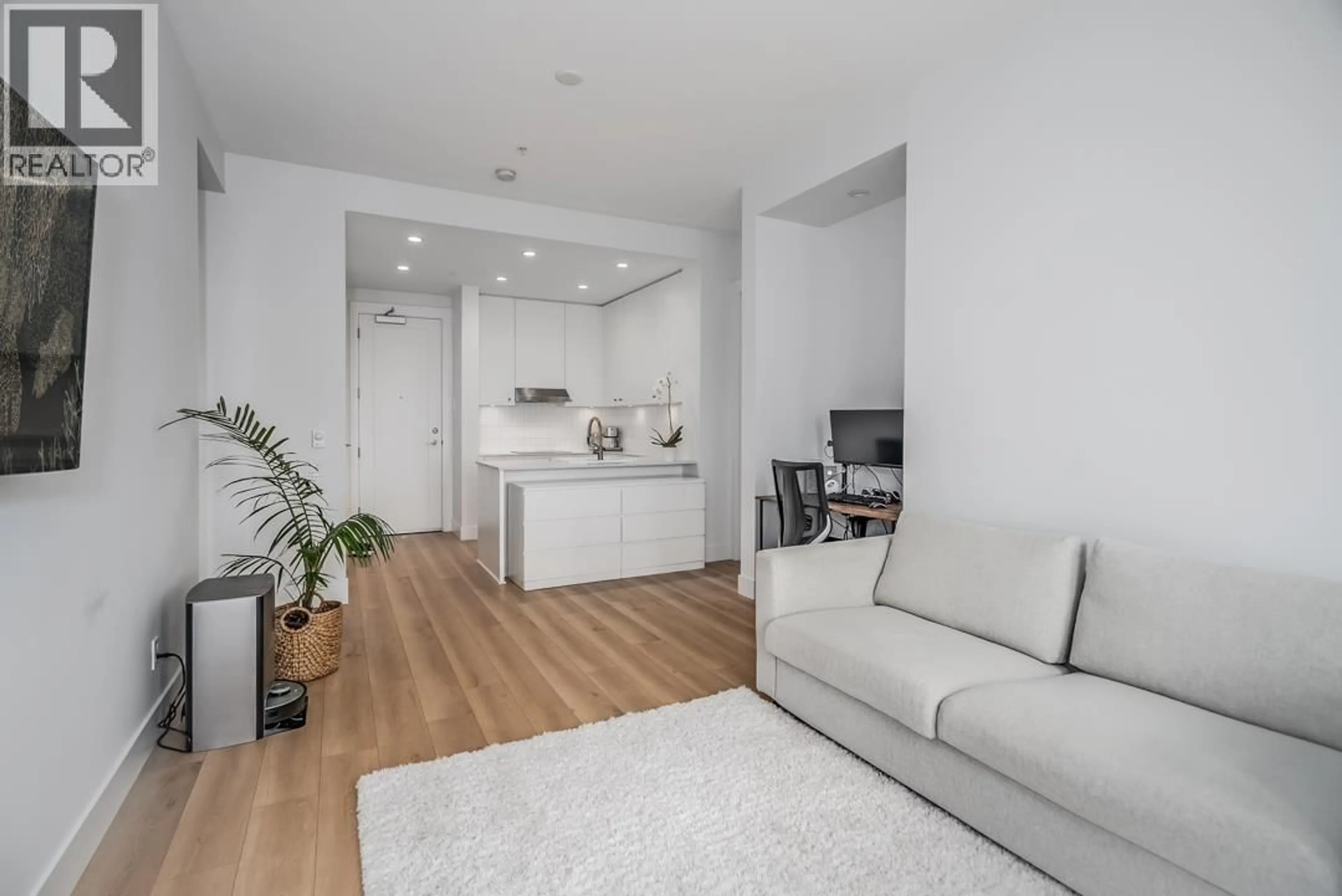 Living room with furniture, unknown for 209 - 708 EDGAR AVENUE, Coquitlam British Columbia V3K0H3