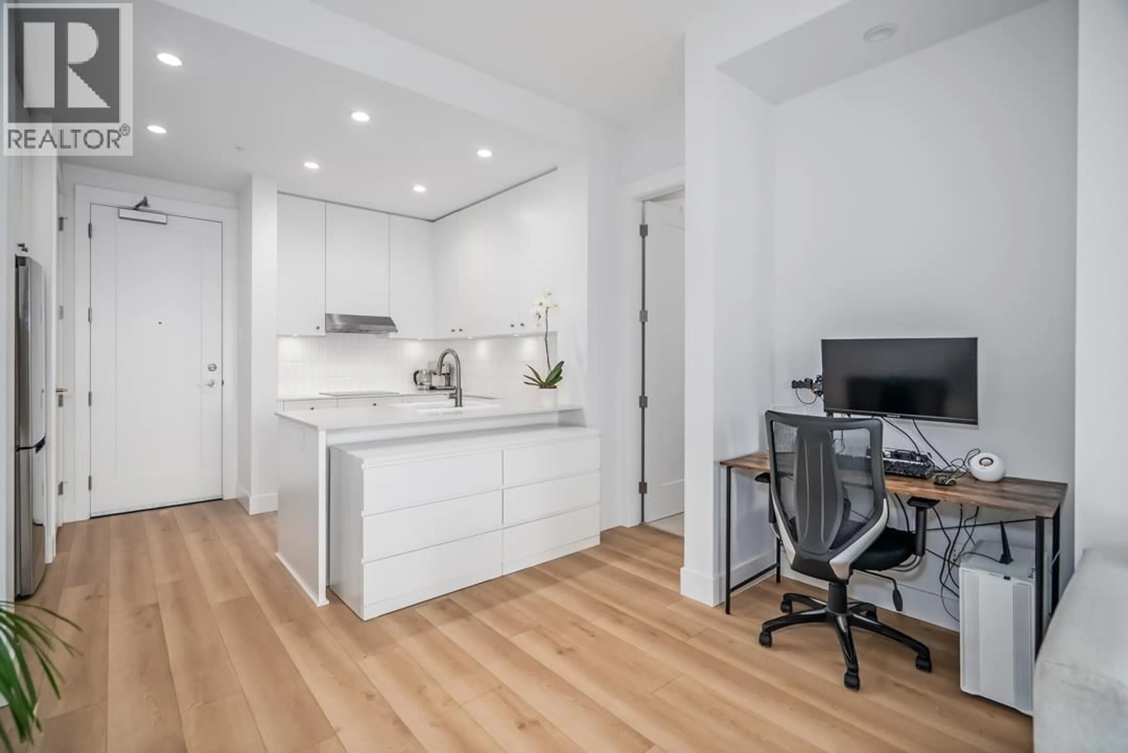 Open concept kitchen, wood/laminate floor for 209 - 708 EDGAR AVENUE, Coquitlam British Columbia V3K0H3