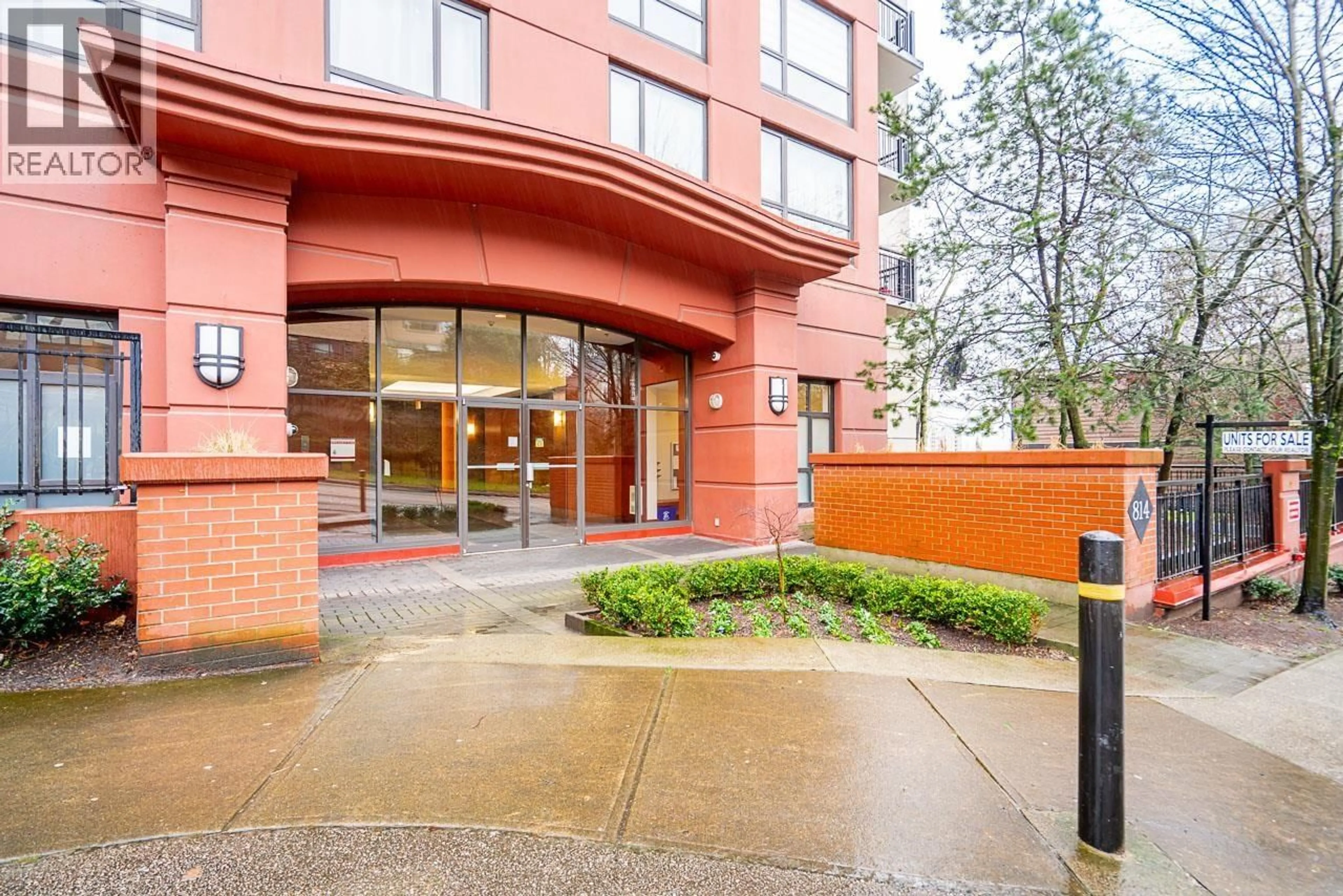 Indoor foyer for 507 - 814 ROYAL AVENUE, New Westminster British Columbia V3M1J9