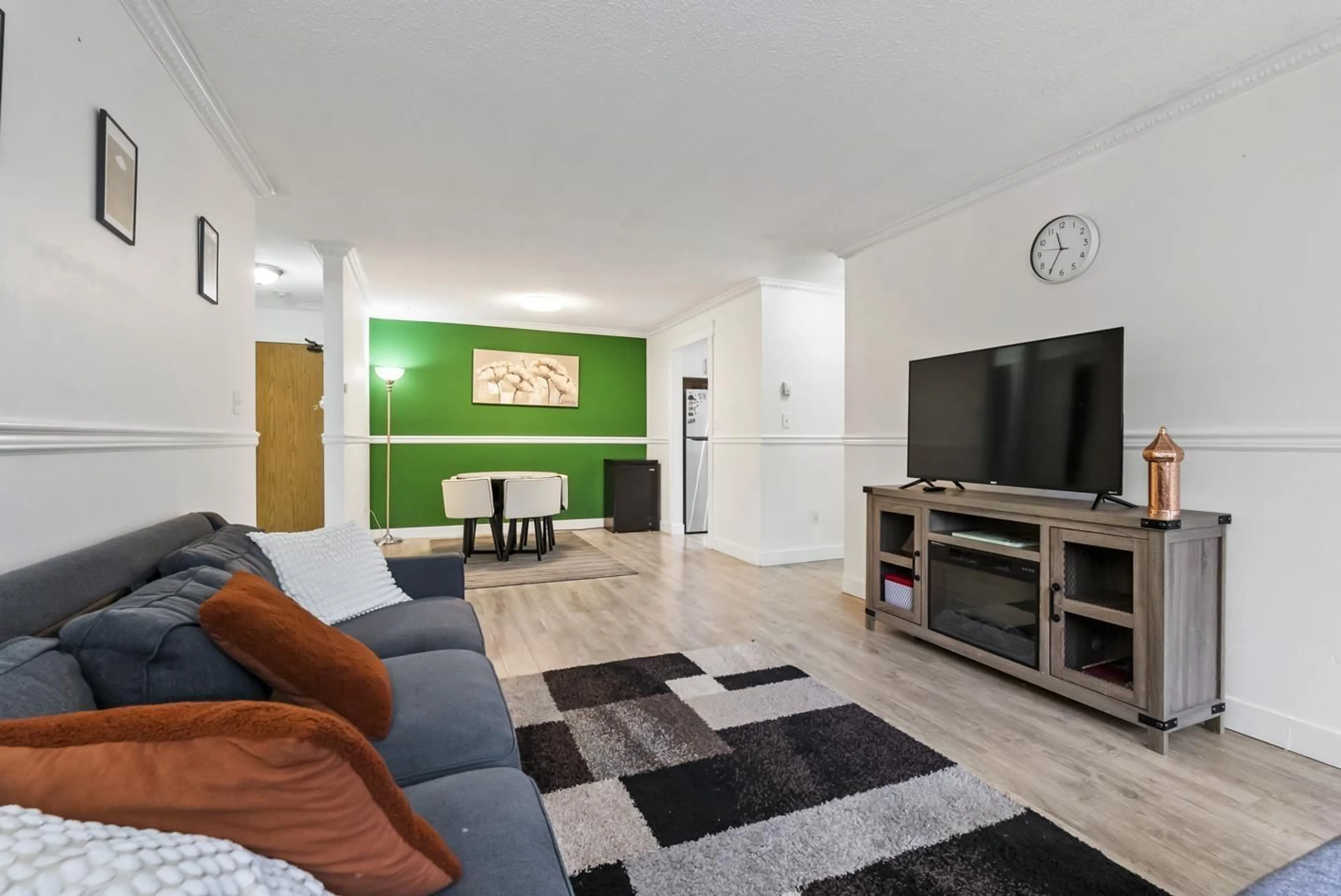 Living room with furniture, unknown for 305 - 10644 151A STREET, Surrey British Columbia V3R8R3