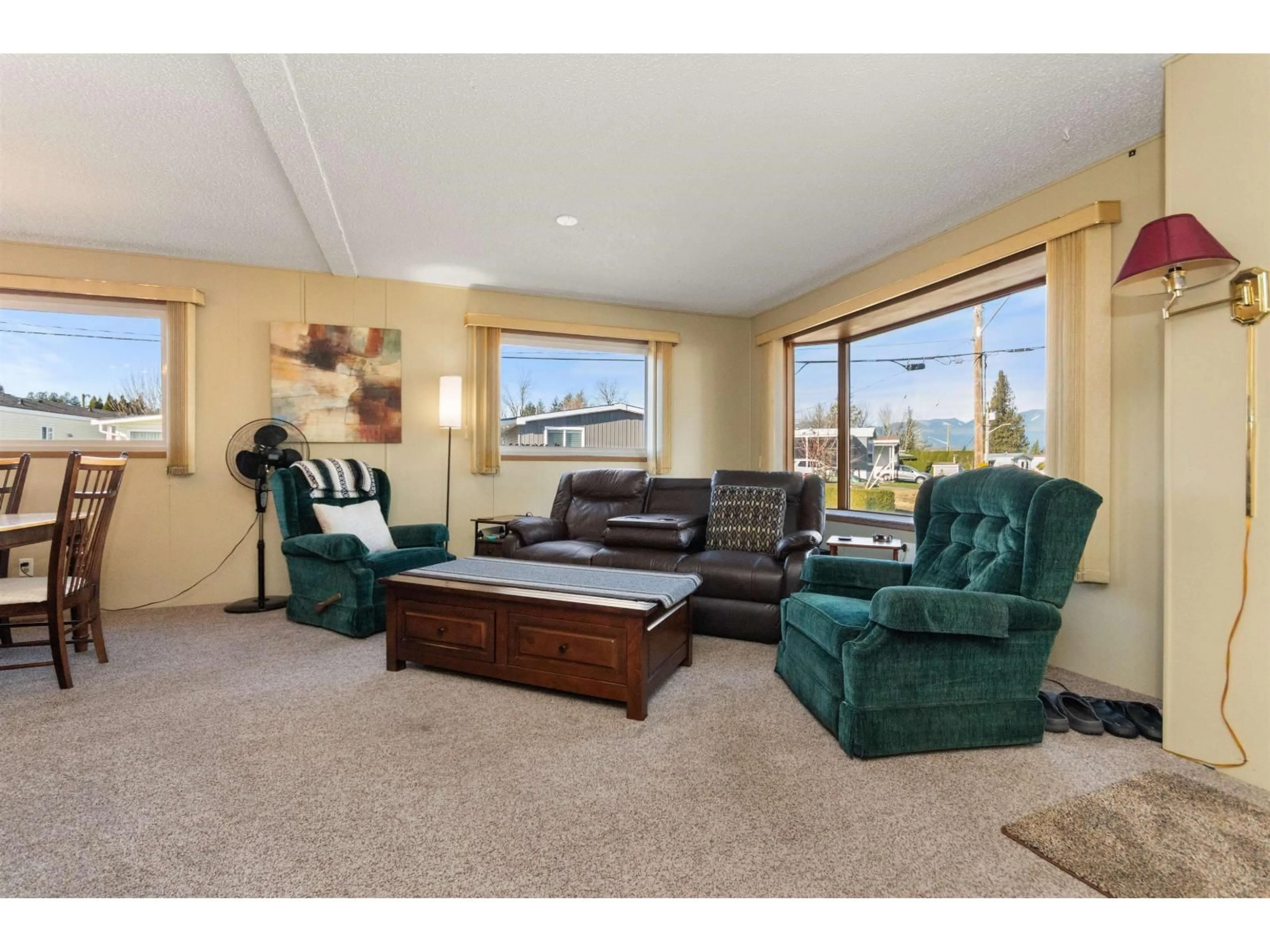 Living room with furniture, unknown for 137 - 6338 VEDDER ROAD, Chilliwack British Columbia V2R3R4