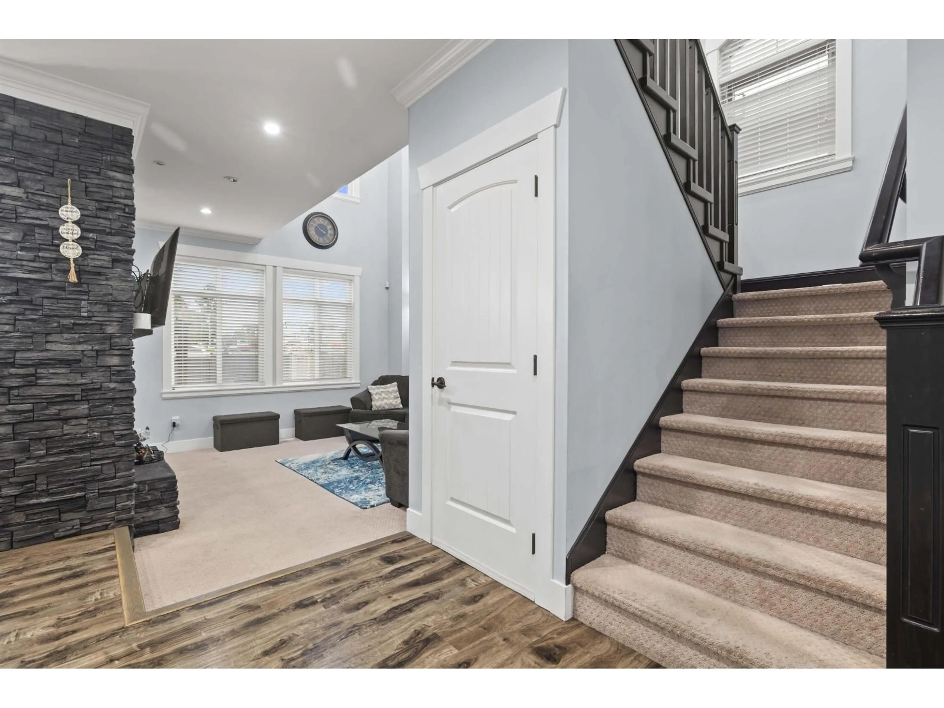 Indoor entryway for 2012 BEAVER STREET, Abbotsford British Columbia V2T3C4