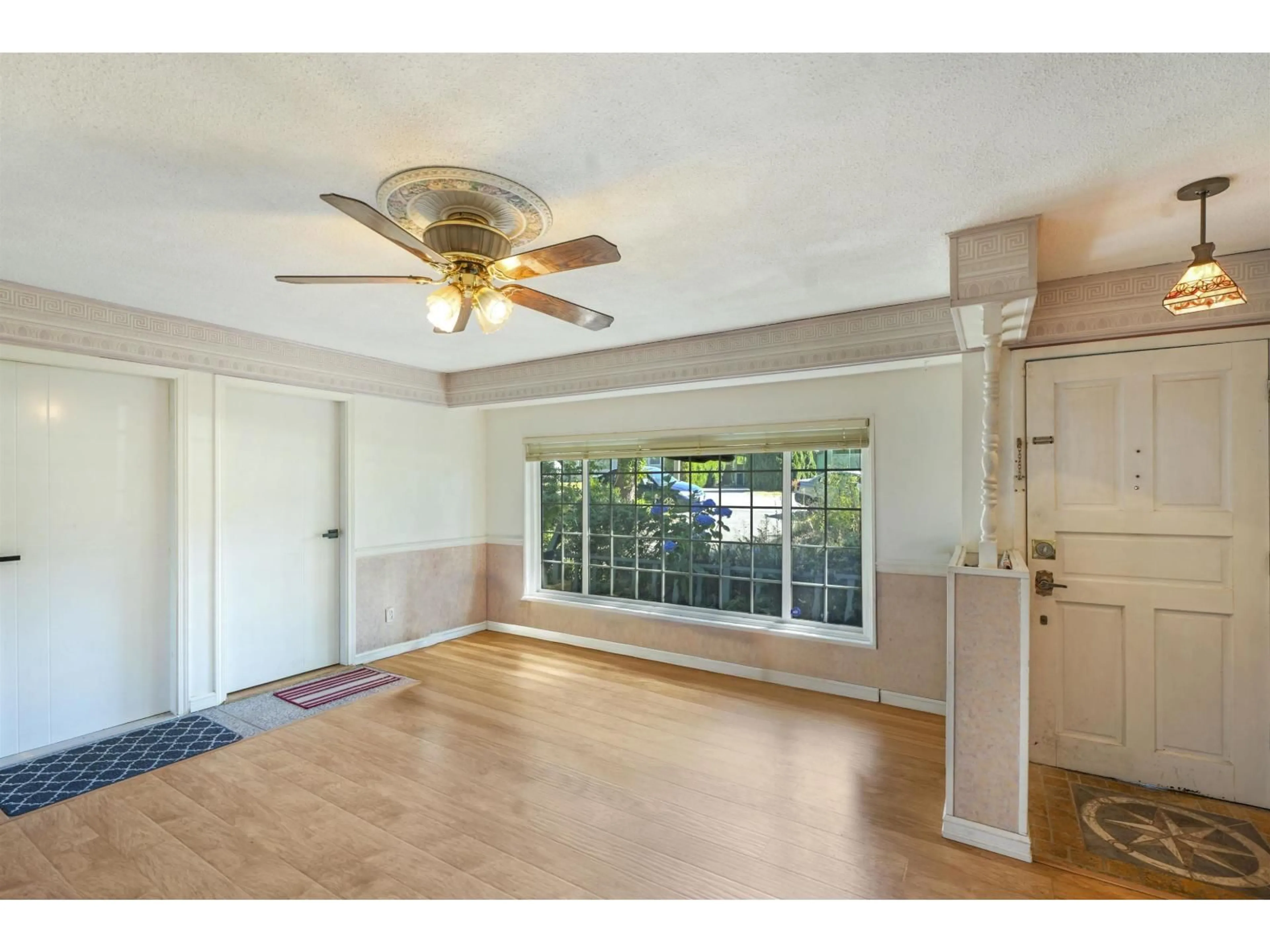 Unknown for 14957 KEW DRIVE, Surrey British Columbia V3R4Y1