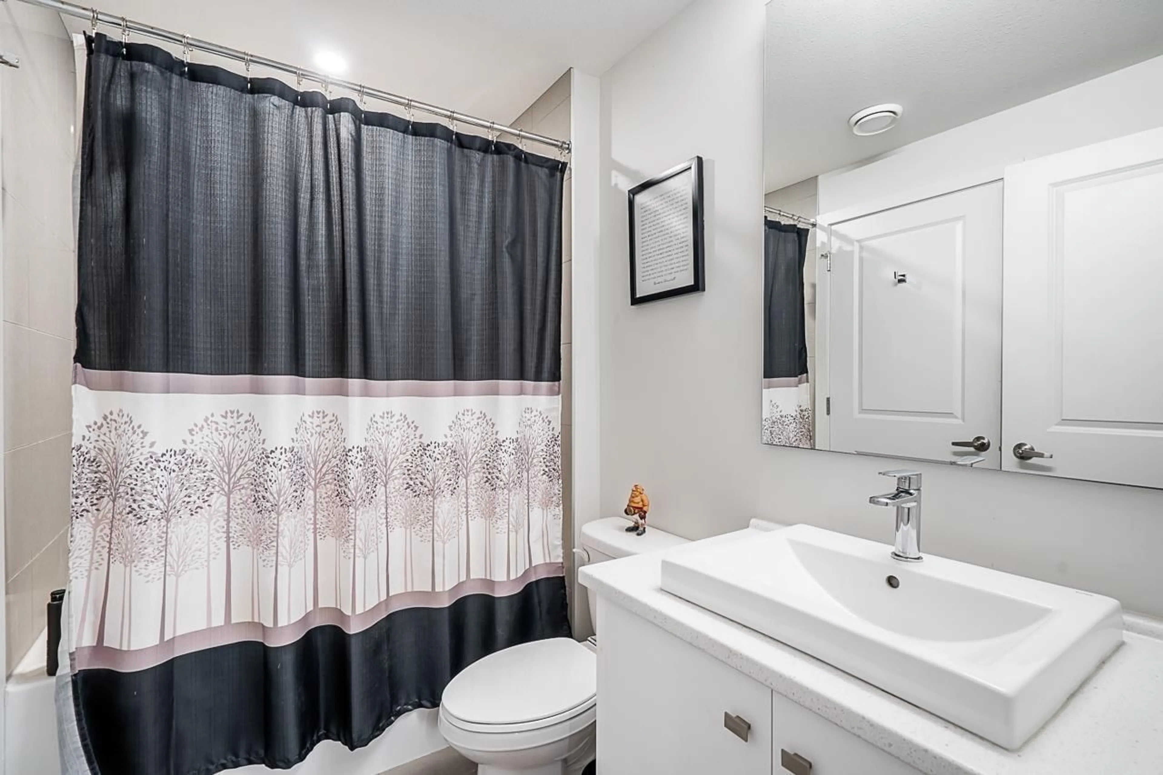 Standard bathroom, ceramic/tile floor for 111 - 1516 MCCALLUM ROAD, Abbotsford British Columbia V2S0L9