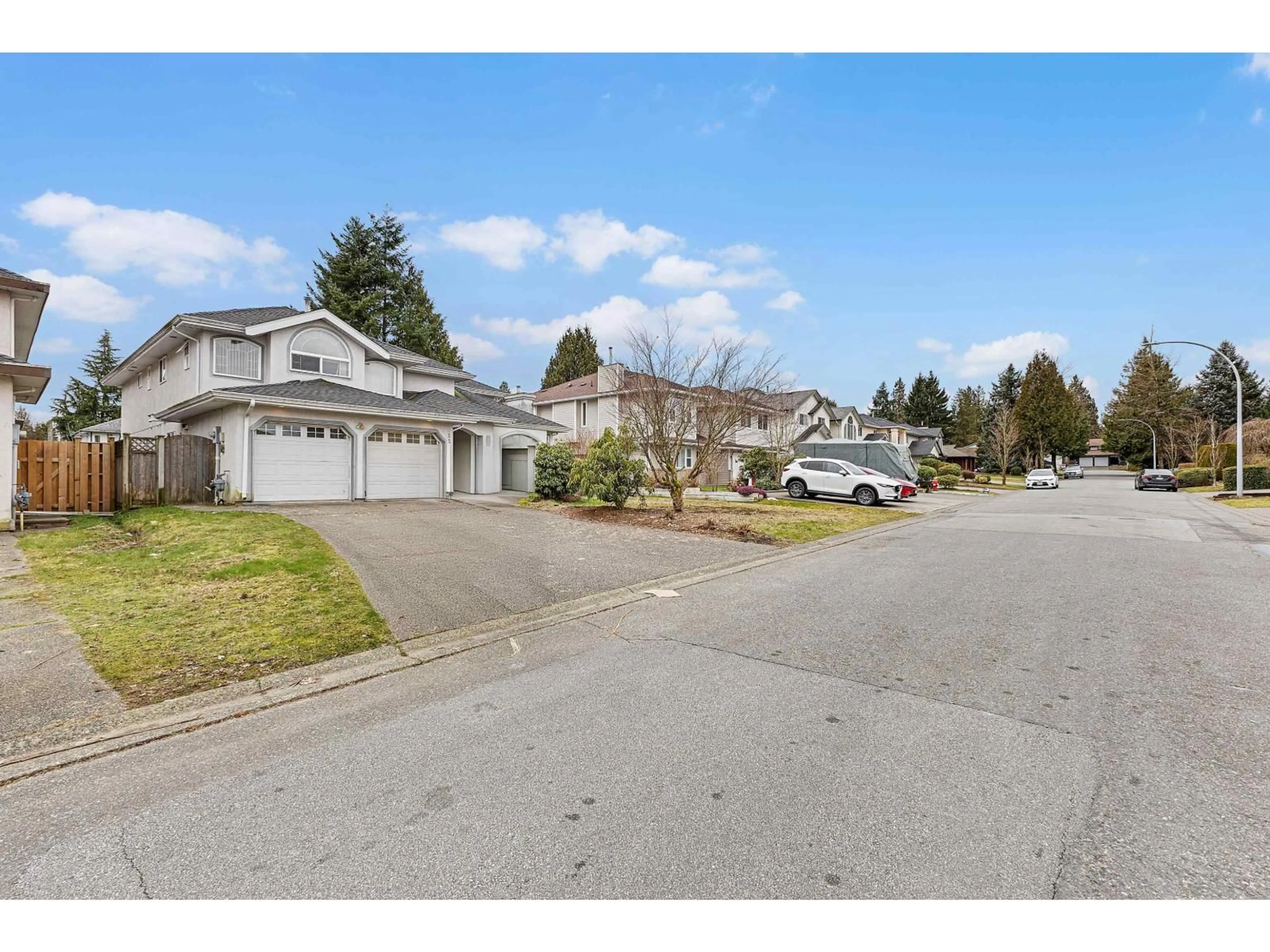 A pic from outside/outdoor area/front of a property/back of a property/a pic from drone, street for 15780 99A AVENUE, Surrey British Columbia V4N2V7