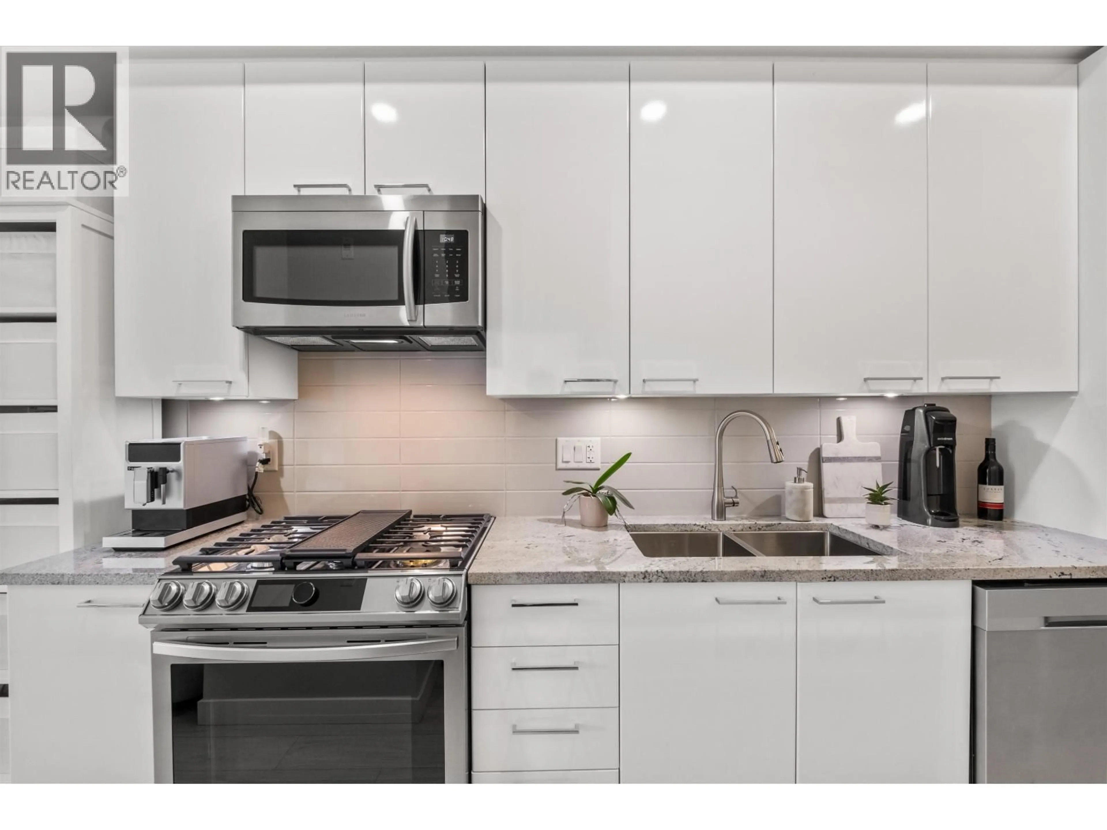 Standard kitchen, unknown for 301 - 2356 WELCHER AVENUE, Port Coquitlam British Columbia V3C1X5