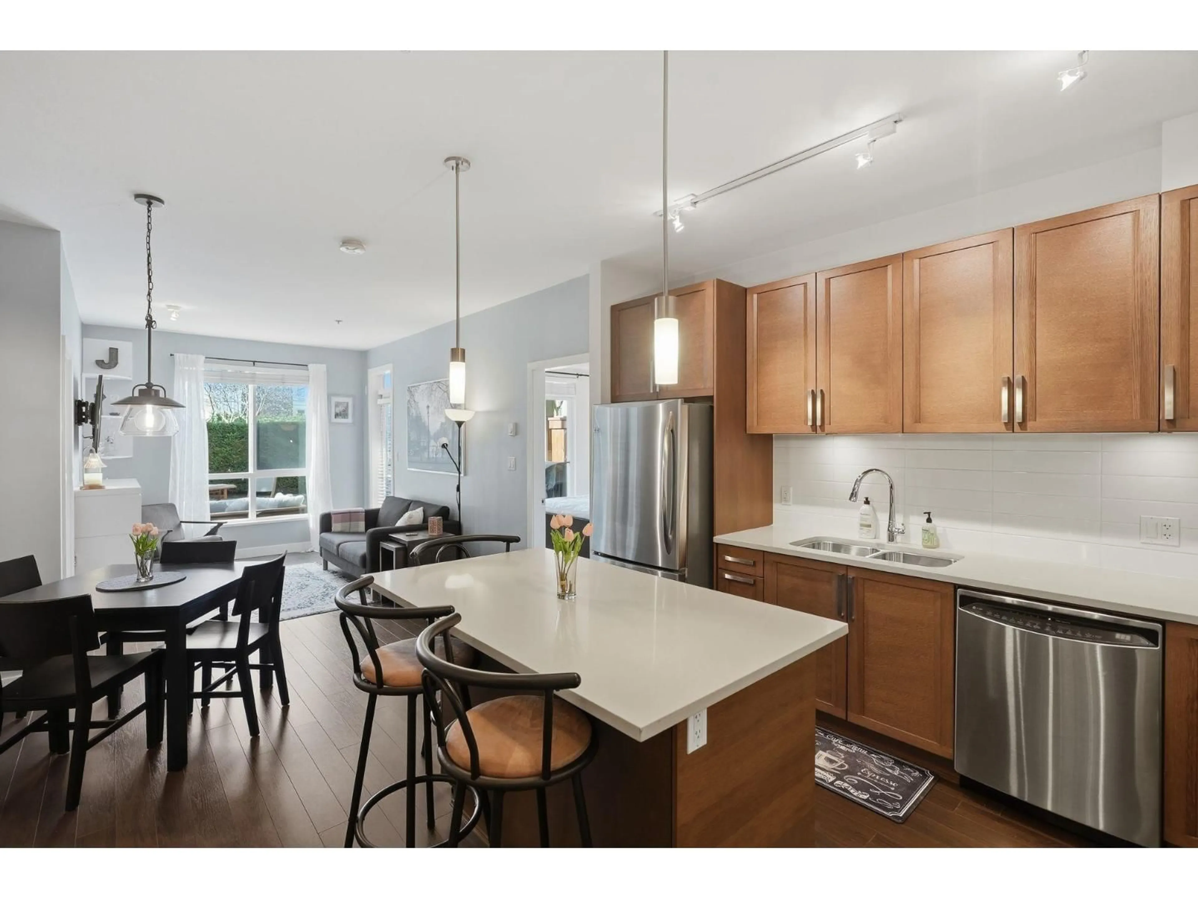 Open concept kitchen, unknown for 225 - 15850 26 AVENUE, Surrey British Columbia V3Z2N6