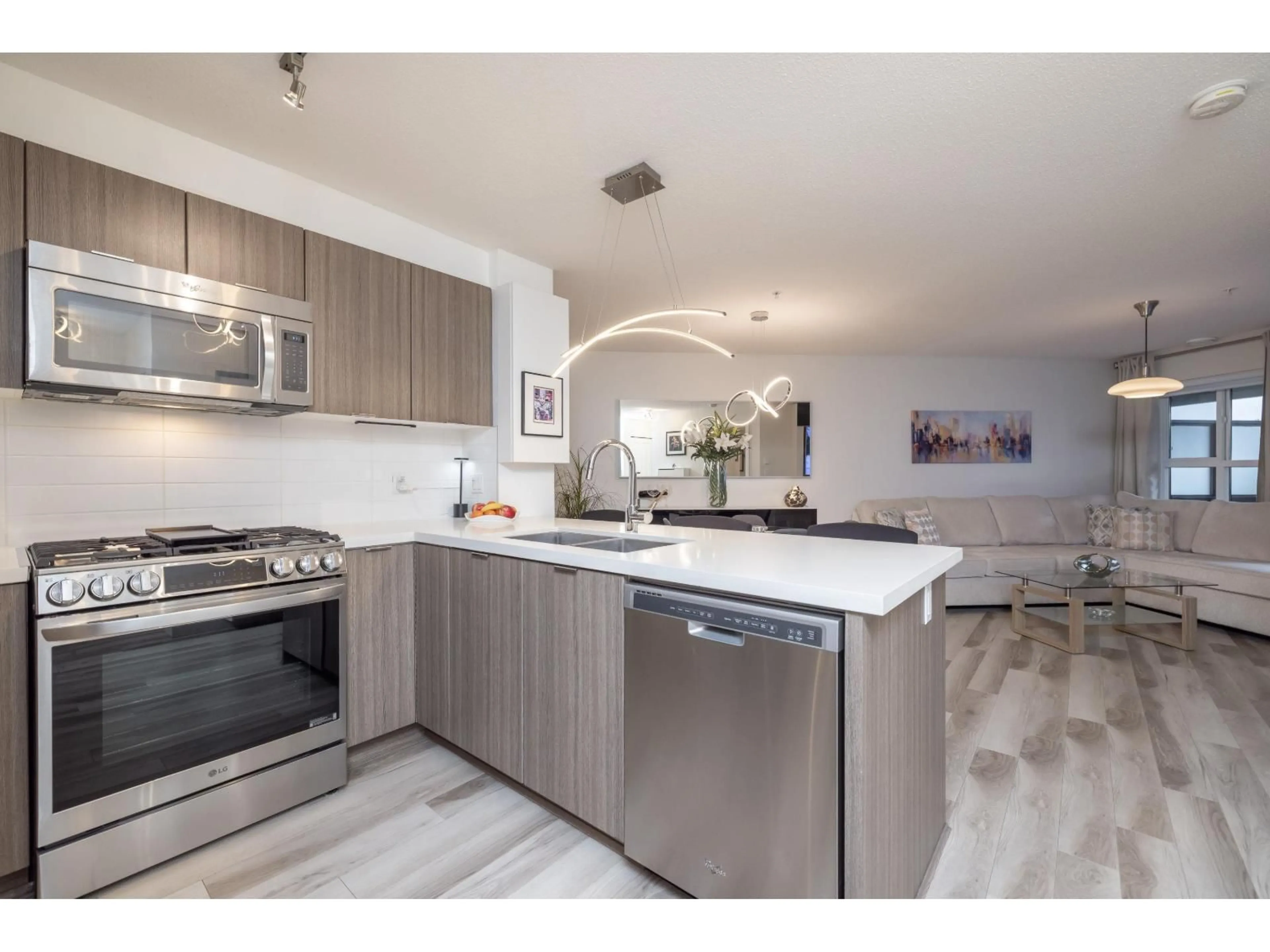 Open concept kitchen, ceramic/tile floor for 314 - 3323 151 STREET, Surrey British Columbia V3Z0L3