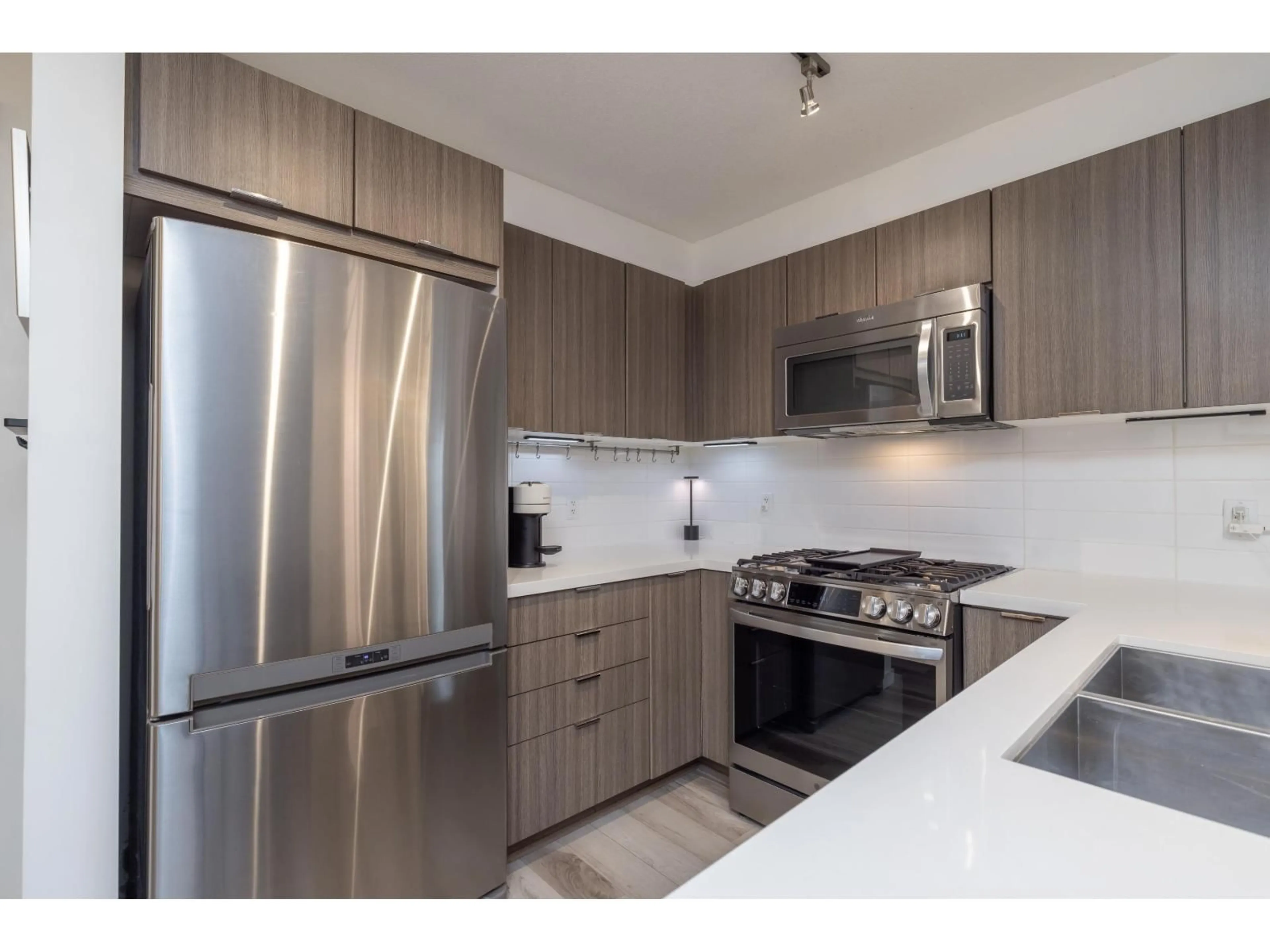Standard kitchen, unknown for 314 - 3323 151 STREET, Surrey British Columbia V3Z0L3