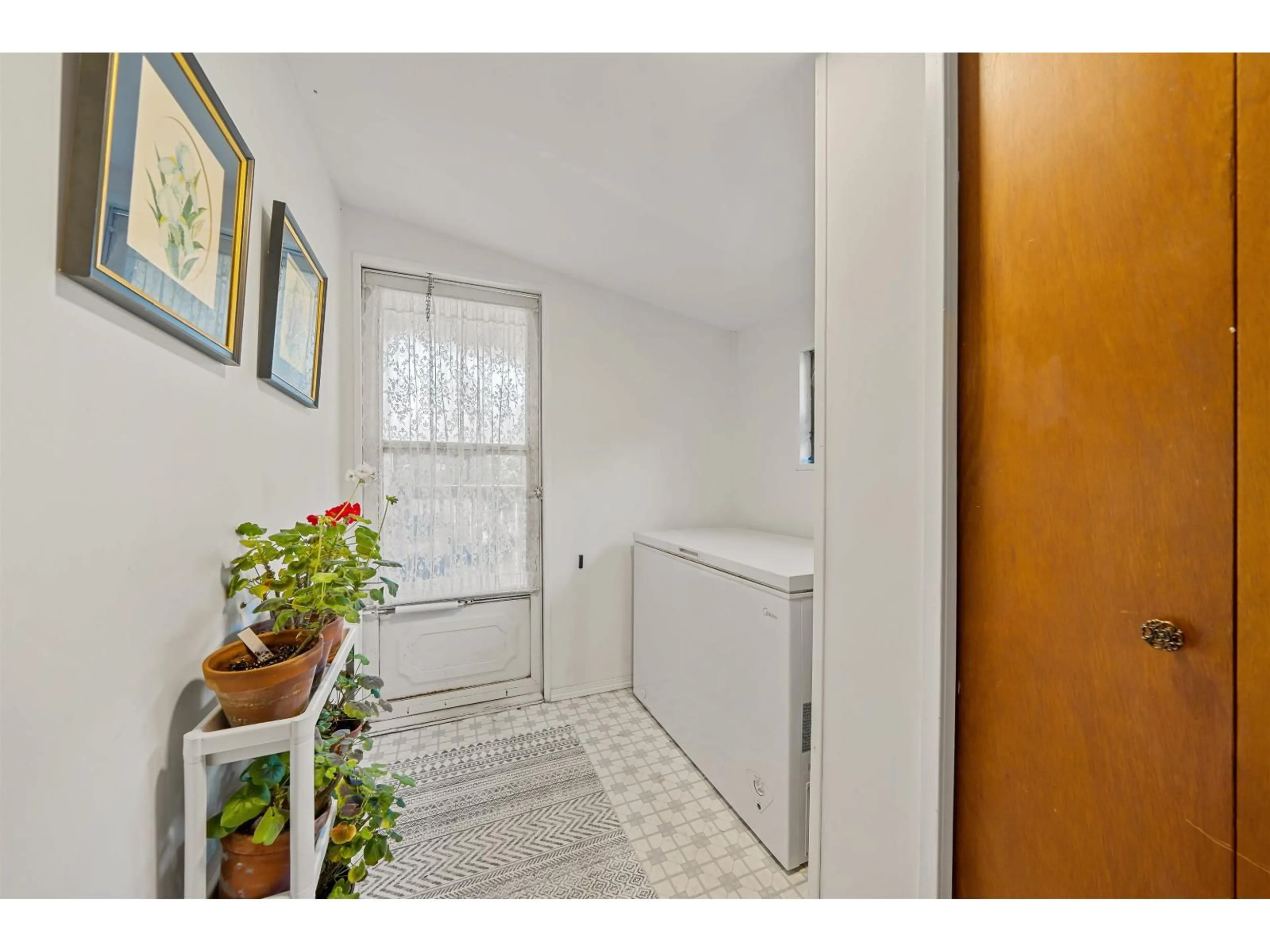 Indoor entryway for 41 - 10221 WILSON STREET, Mission British Columbia V4S1L8