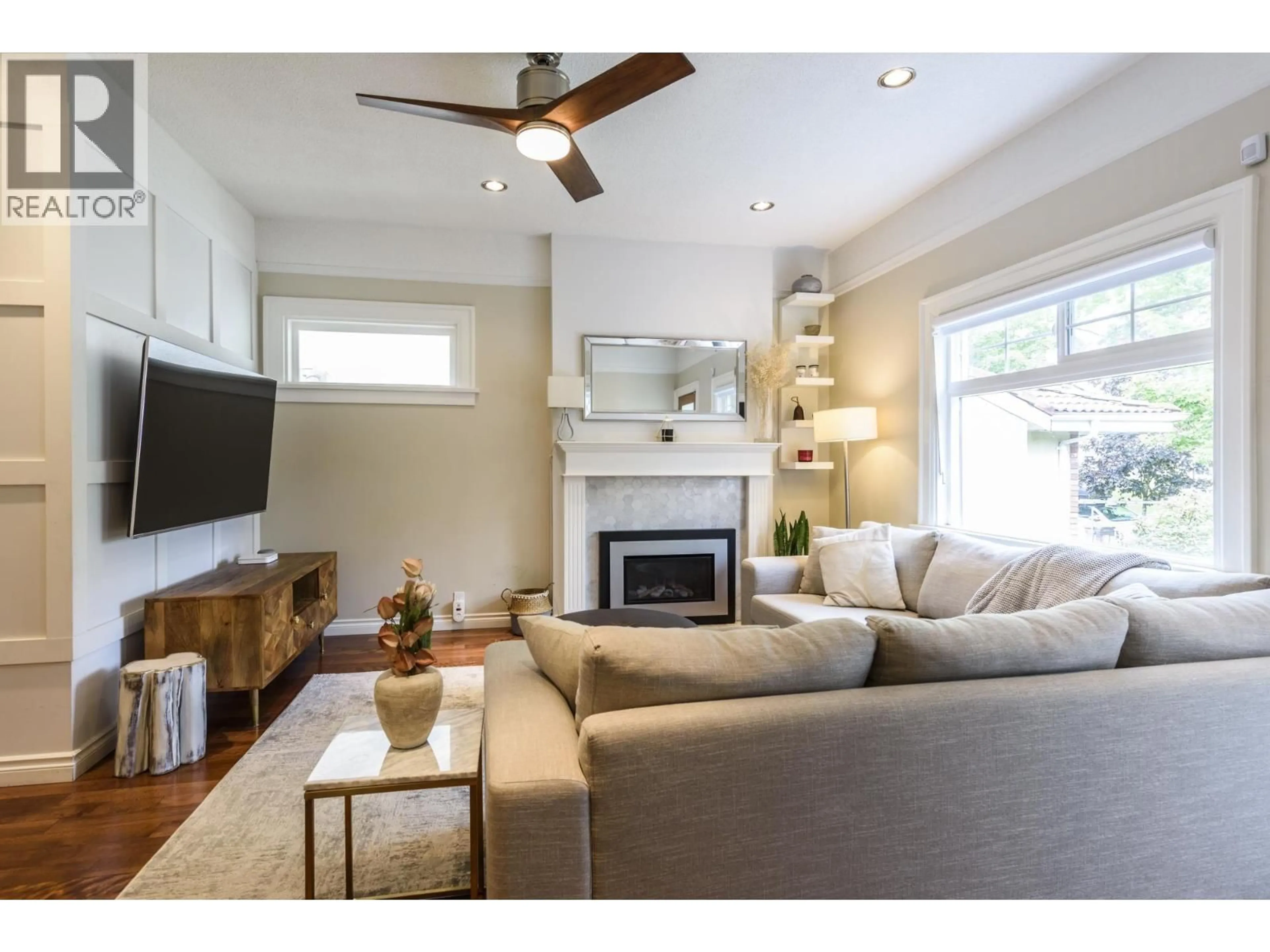 Living room with furniture, unknown for 3528 FRANKLIN STREET, Vancouver British Columbia V5K1Y5