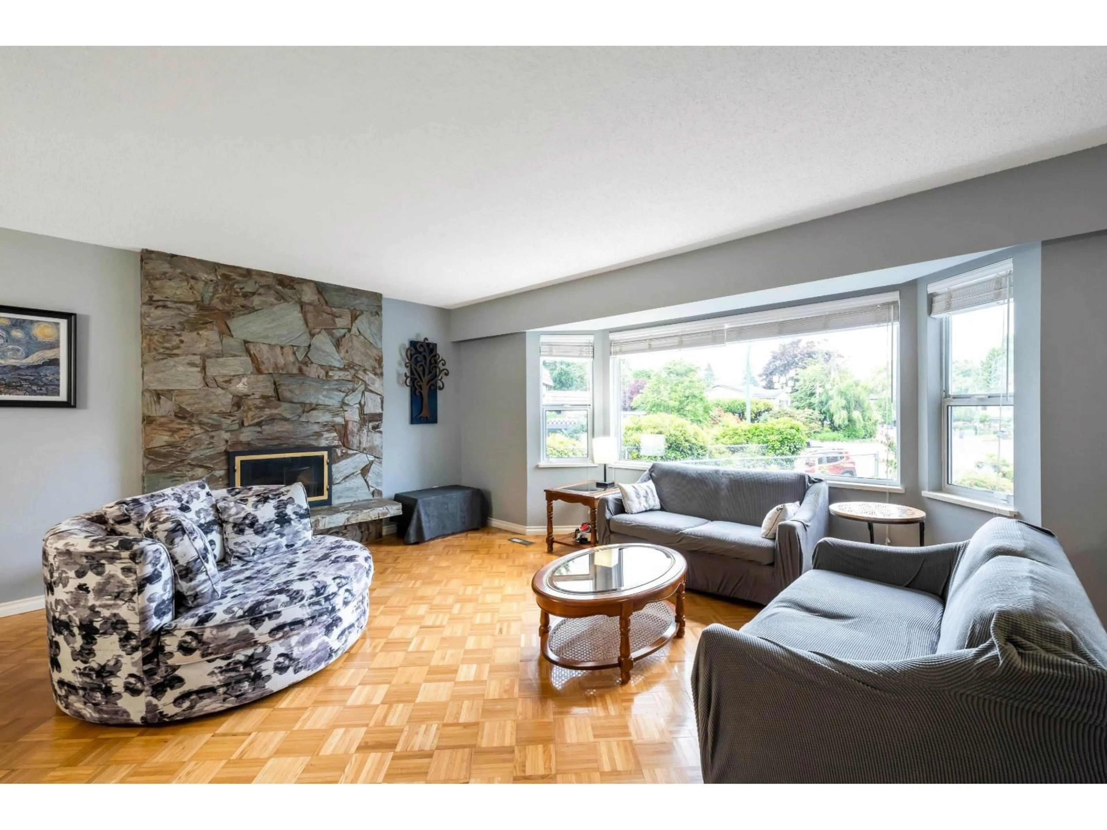 Living room with furniture, unknown for 11874 90A AVENUE, Delta British Columbia V4C3J3