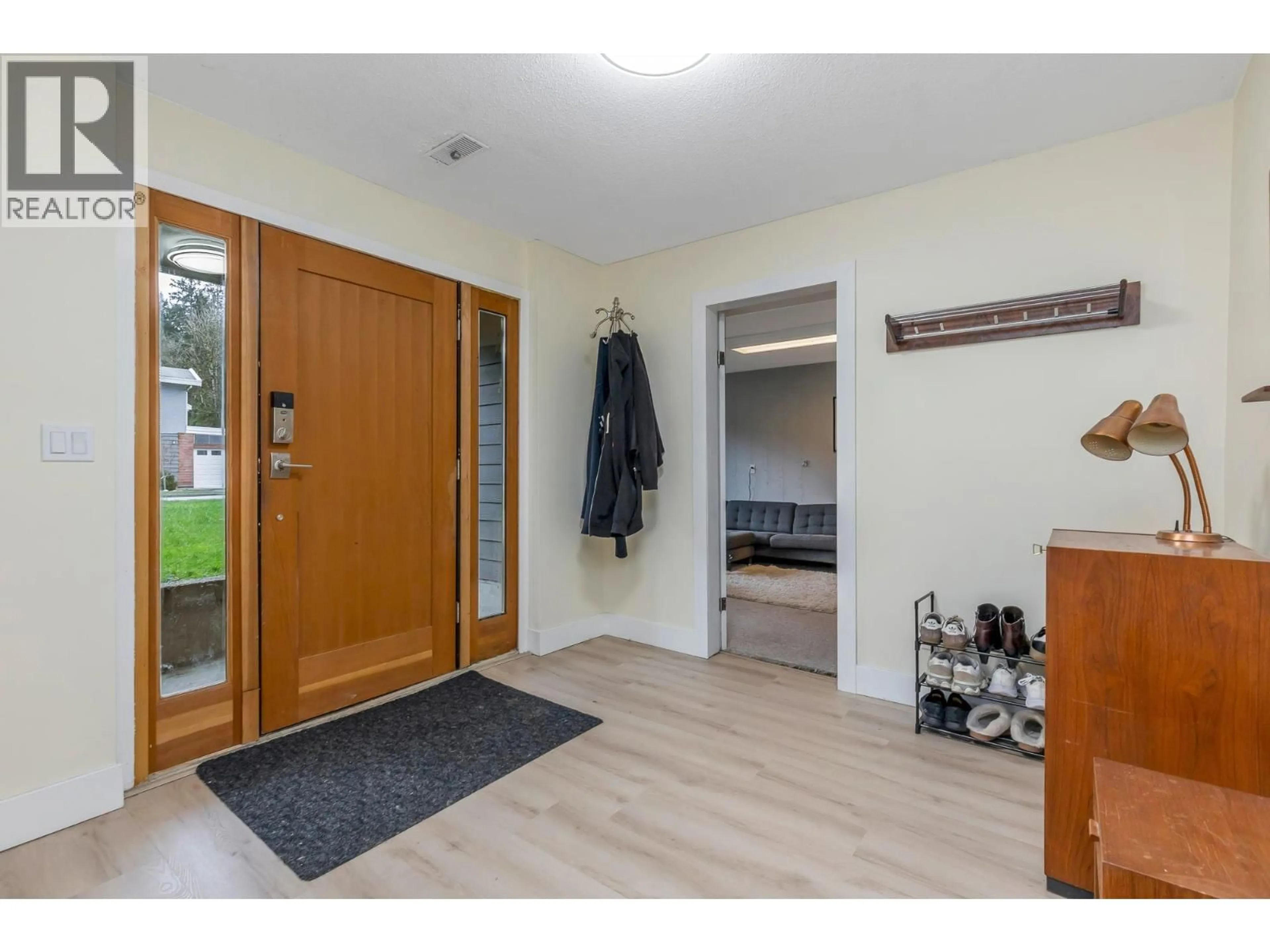 Indoor entryway for 1130 BLUE HERON CRESCENT, Port Coquitlam British Columbia V3B1X1