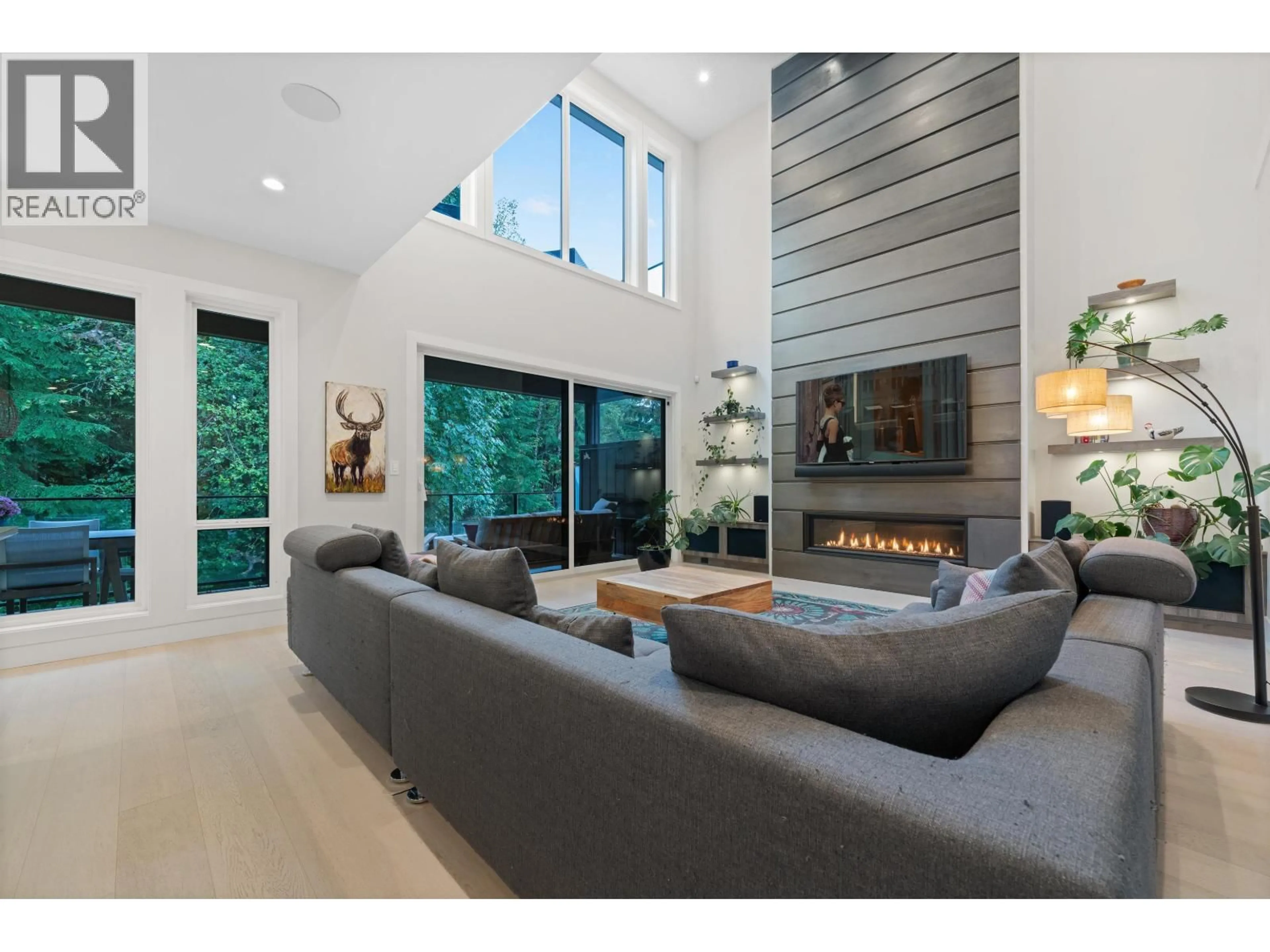 Living room with furniture, unknown for 3404 MAMQUAM ROAD, Squamish British Columbia V8B0S6