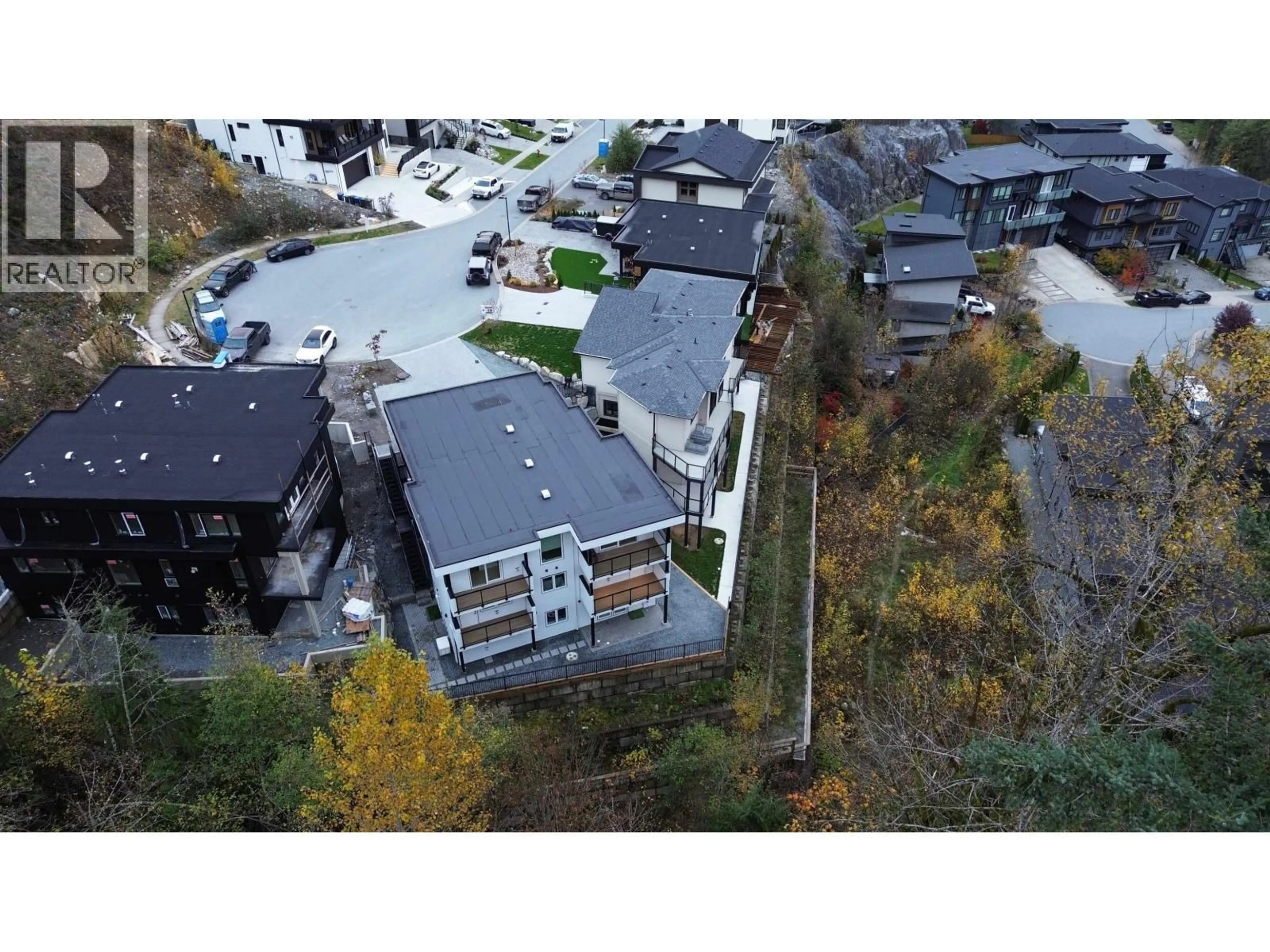 A pic from outside/outdoor area/front of a property/back of a property/a pic from drone, mountain view for 39 - 3385 MAMQUAM ROAD, Squamish British Columbia V8B0E3