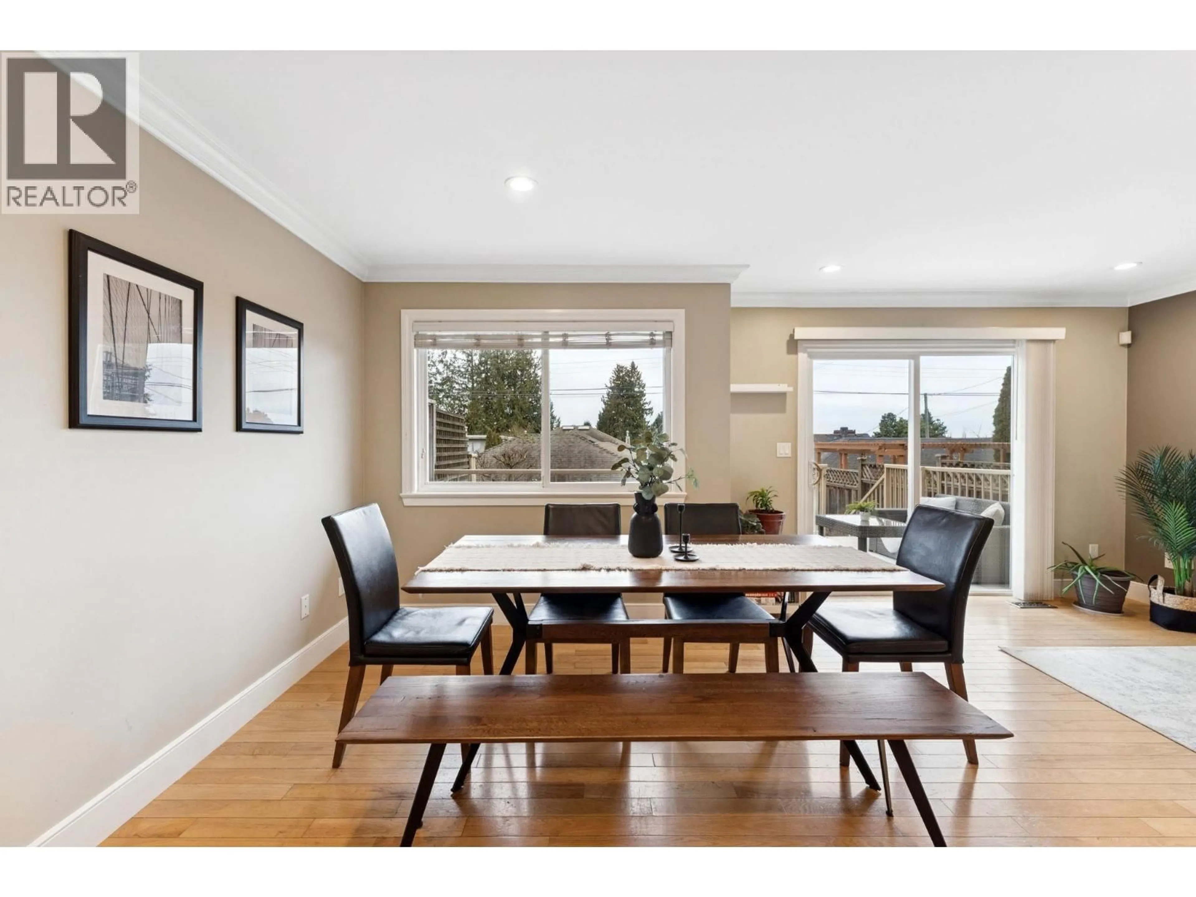 Dining room, wood/laminate floor for 353 5TH STREET, North Vancouver British Columbia V7L1M1