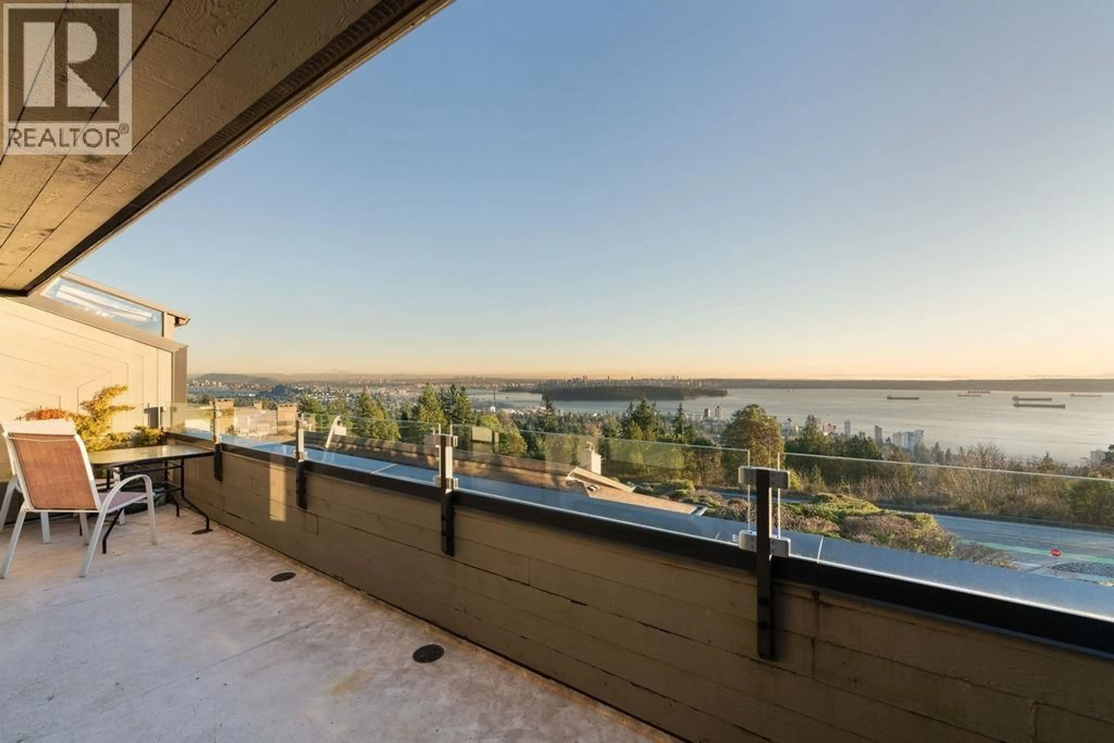 Balcony in the apartment, water/lake/river/ocean view for 73 - 2212 FOLKESTONE WAY, West Vancouver British Columbia V7S2X7