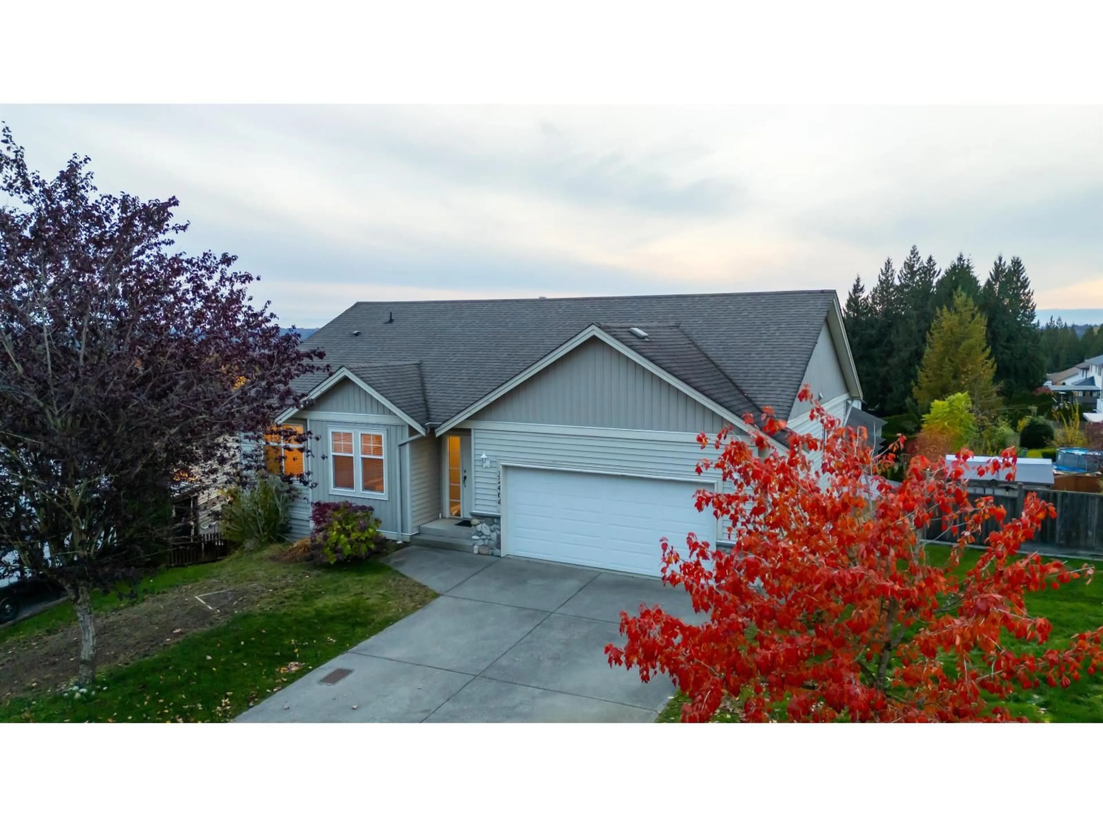 Home with vinyl exterior material, street for 32464 BOBCAT DRIVE, Mission British Columbia V2V7P7