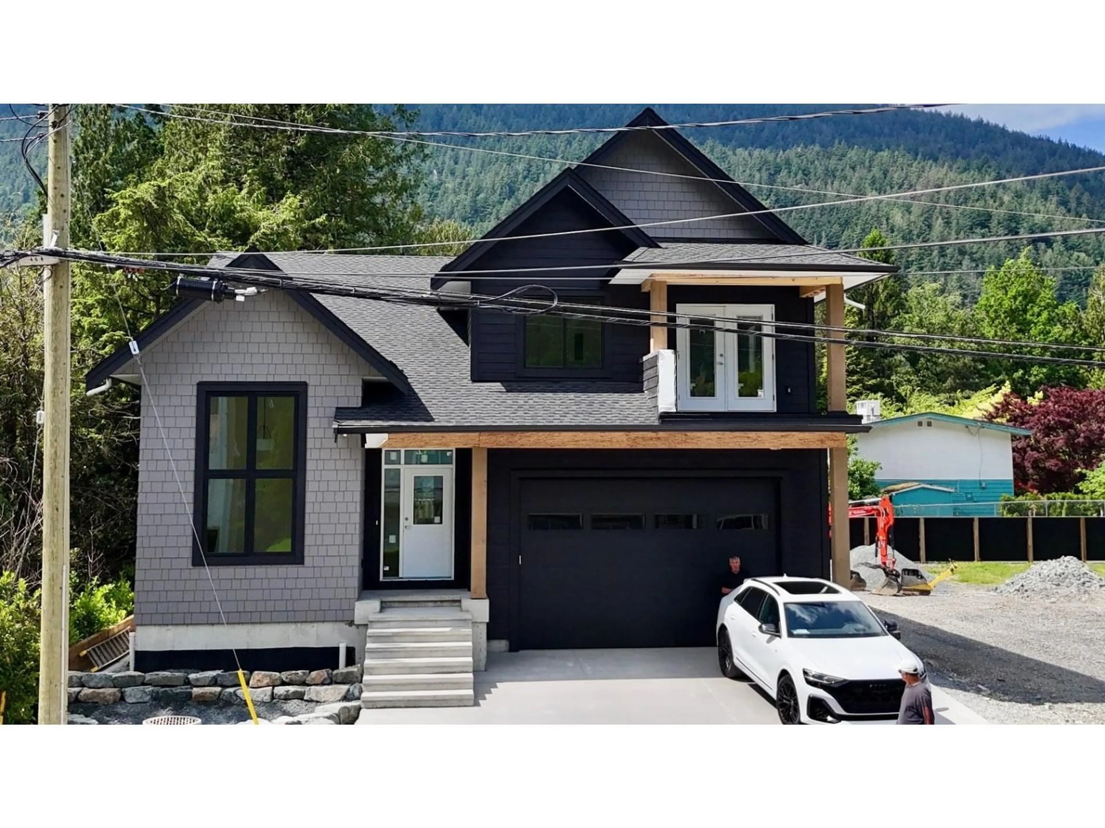Home with vinyl exterior material, mountain view for 396 EAGLE STREET, Harrison Hot Springs British Columbia V0M1K0
