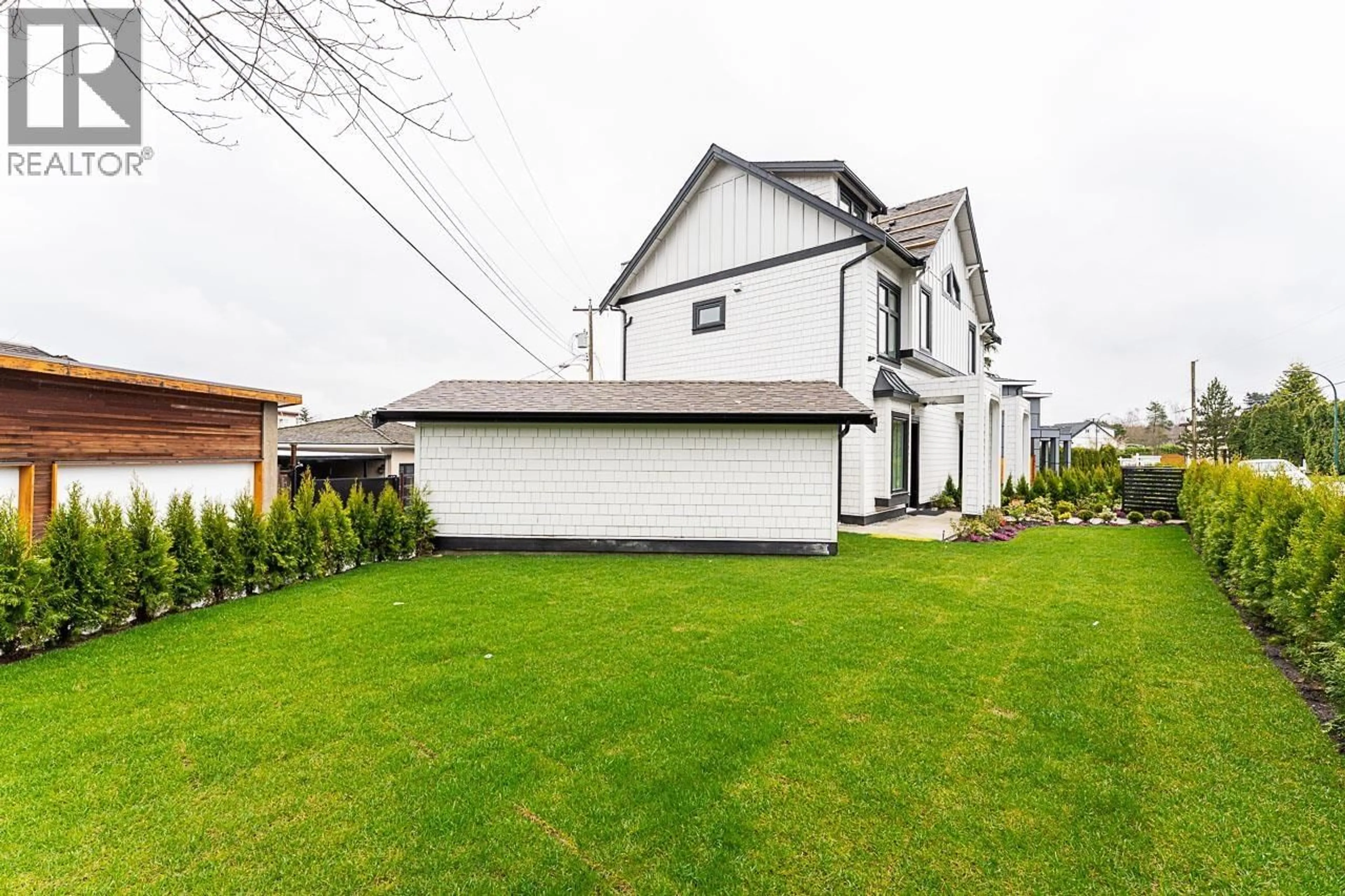 A pic from outside/outdoor area/front of a property/back of a property/a pic from drone, street for 2 - 2837 OLIVER CRESCENT, Vancouver British Columbia V6L1T1