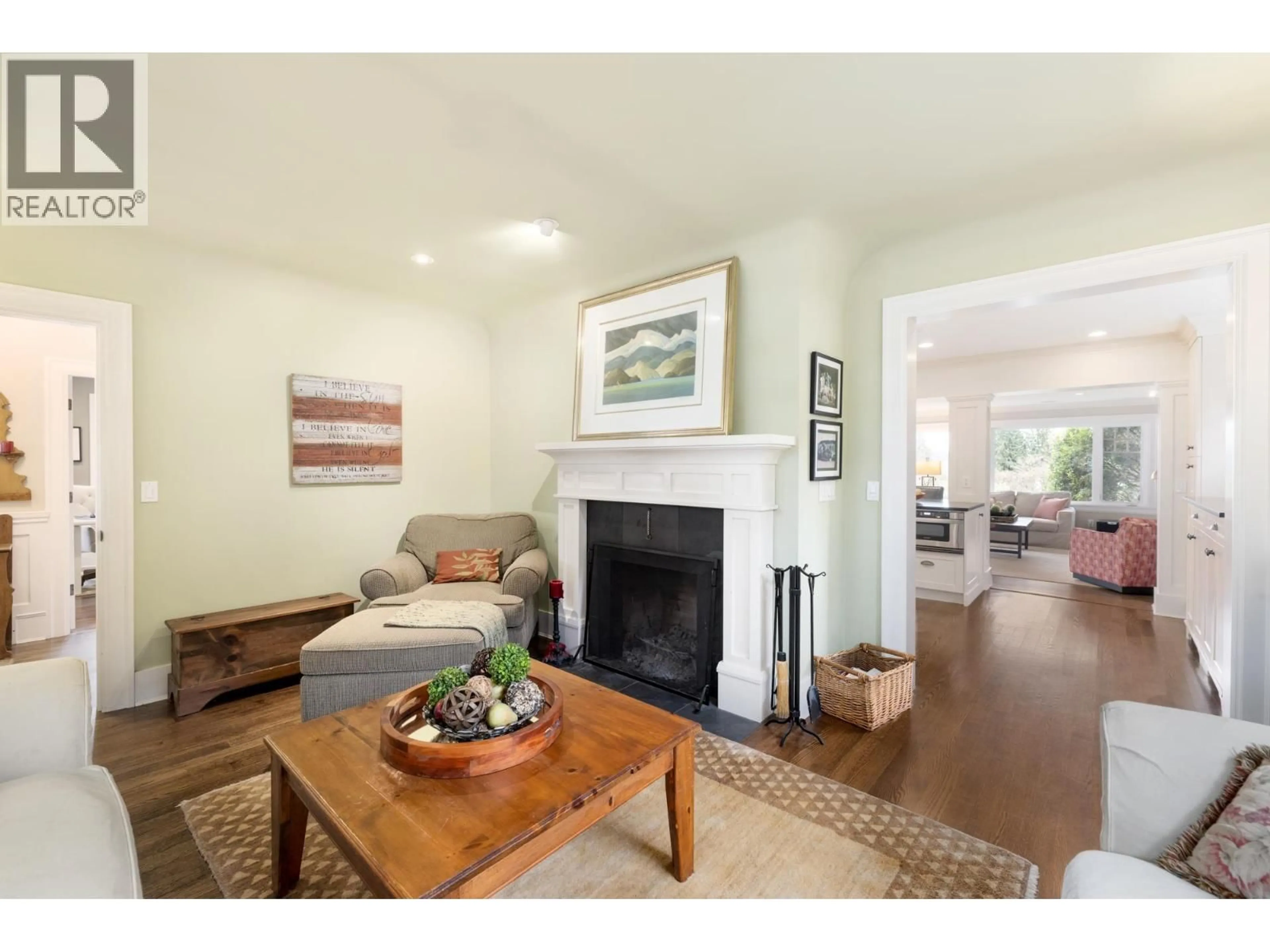 Living room with furniture, unknown for 1470 HAYWOOD AVENUE, West Vancouver British Columbia V7T1V6