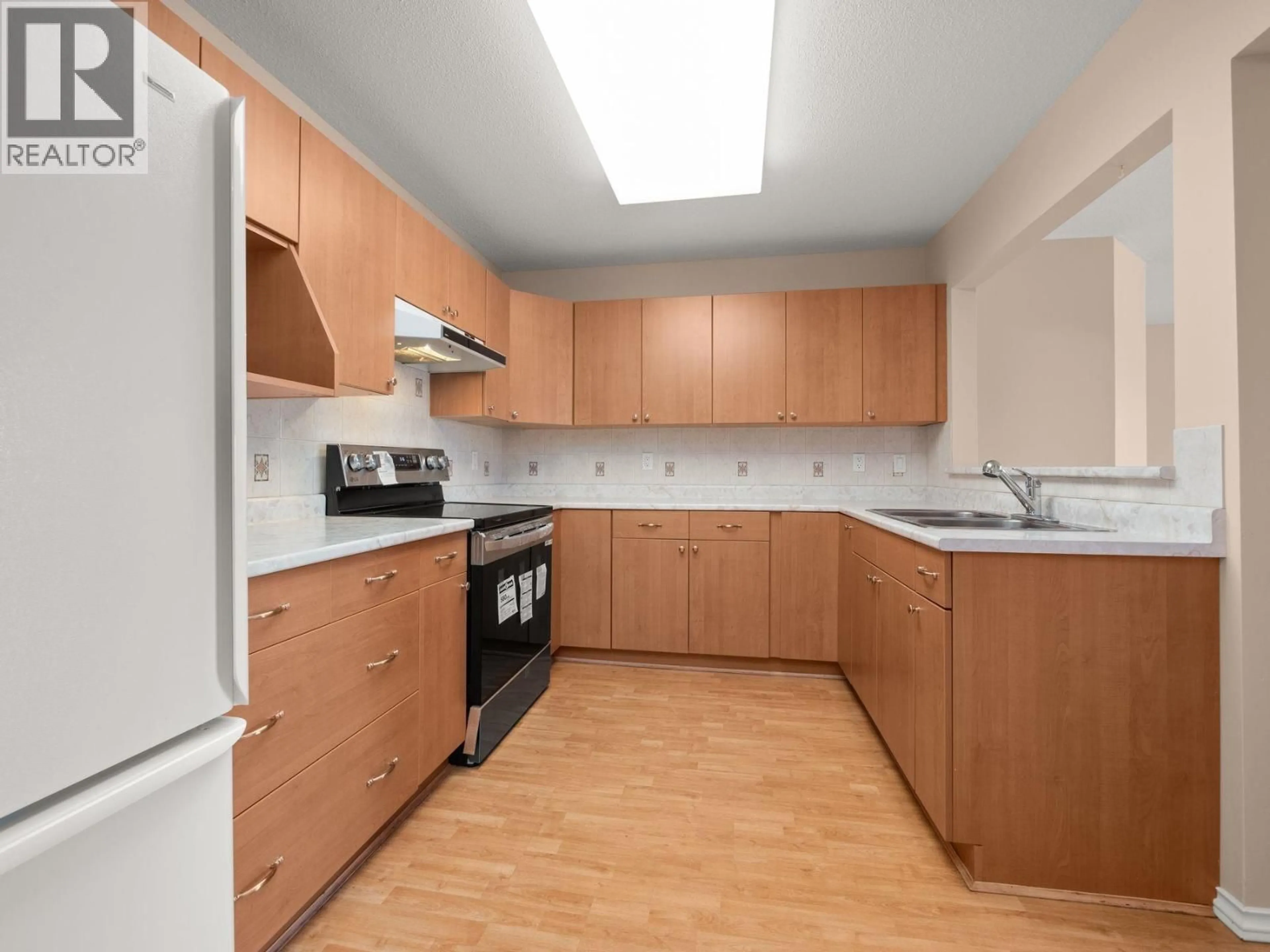 Standard kitchen, unknown for 204 - 1140 55 STREET, Delta British Columbia V4M3J8