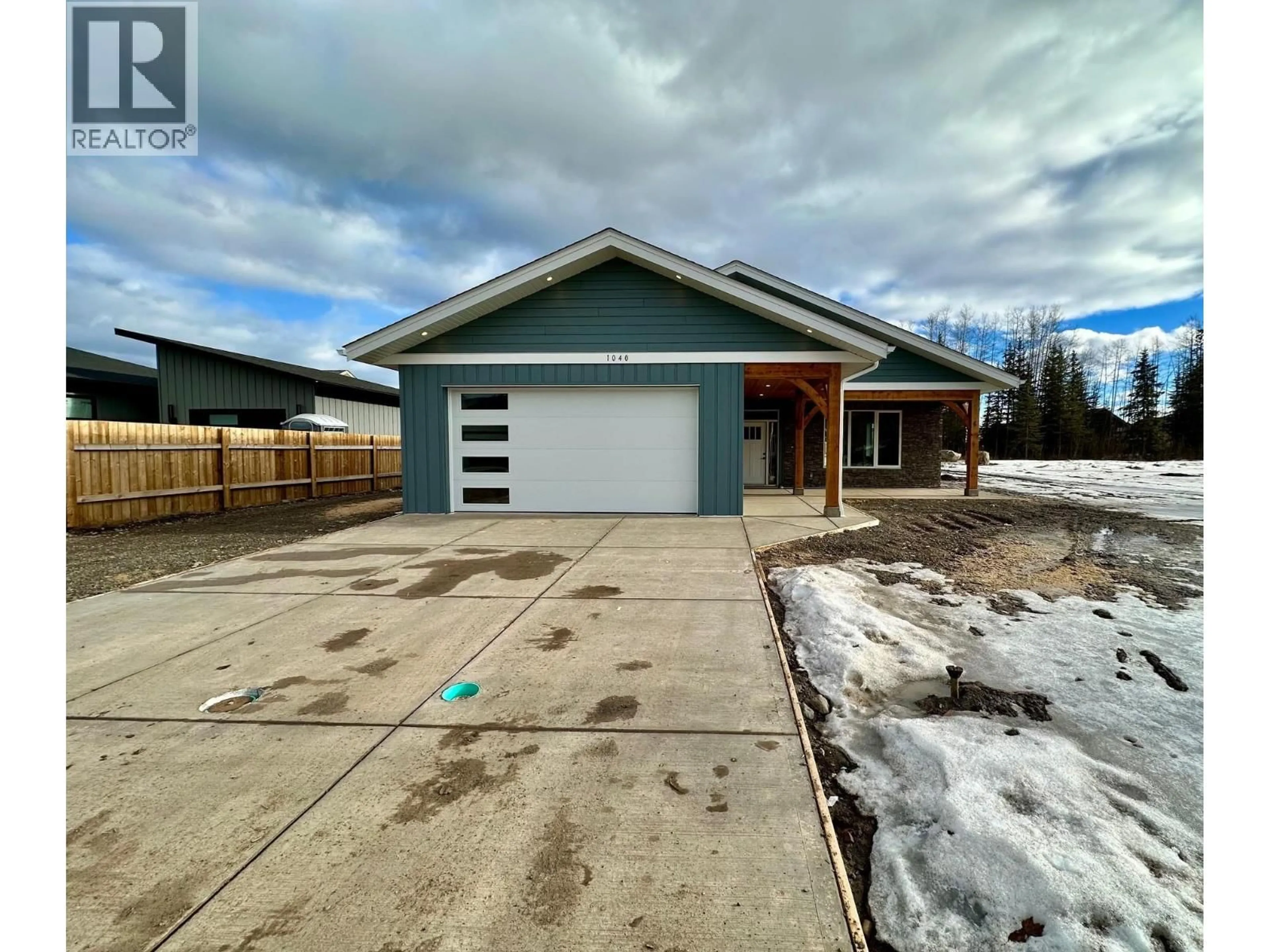 Indoor garage for 1040 PARKSIDE AVENUE, Smithers British Columbia V0J2N0
