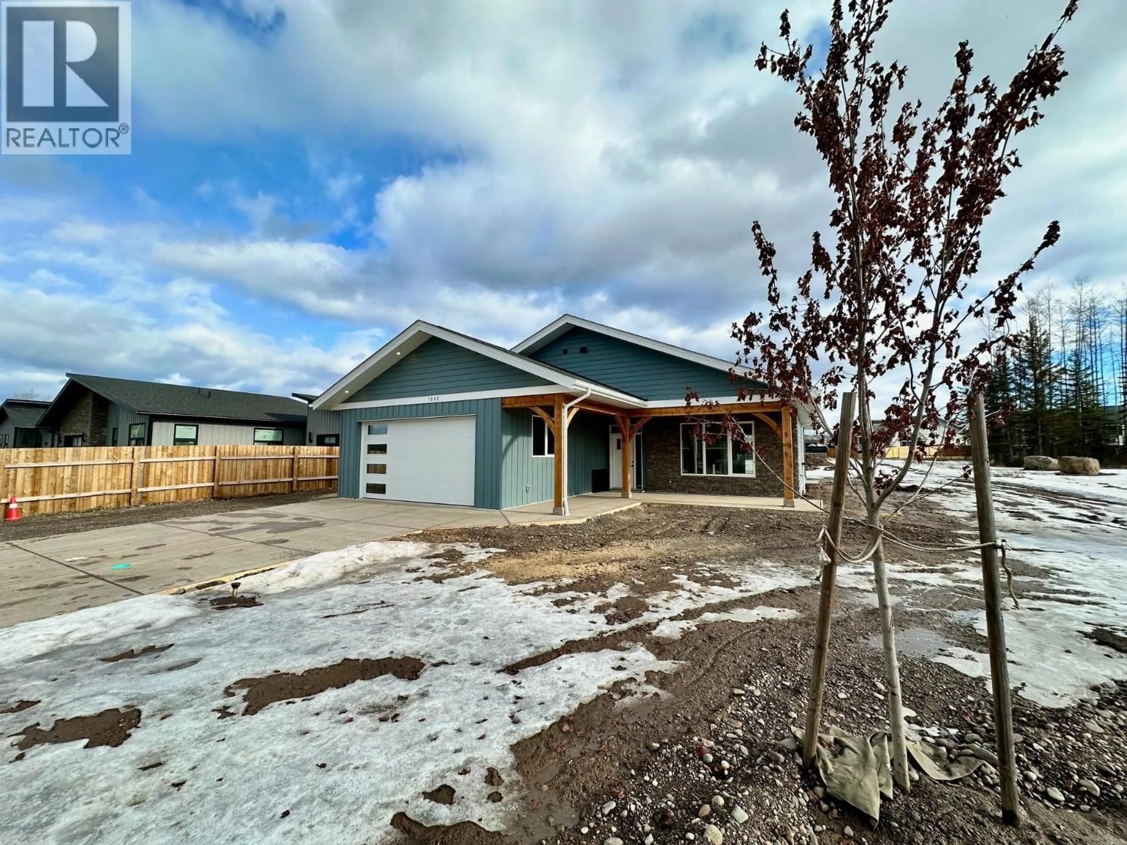 A pic from outside/outdoor area/front of a property/back of a property/a pic from drone, building for 1040 PARKSIDE AVENUE, Smithers British Columbia V0J2N0