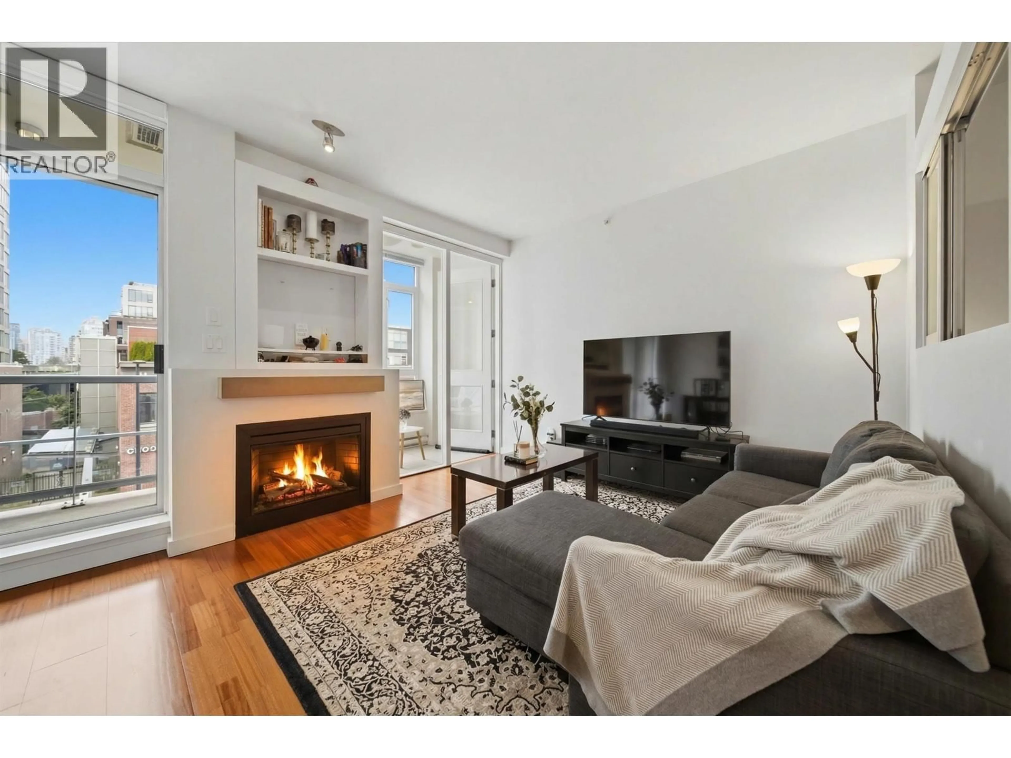 Living room with furniture, unknown for 306 - 2055 YUKON STREET, Vancouver British Columbia V5Y4B7