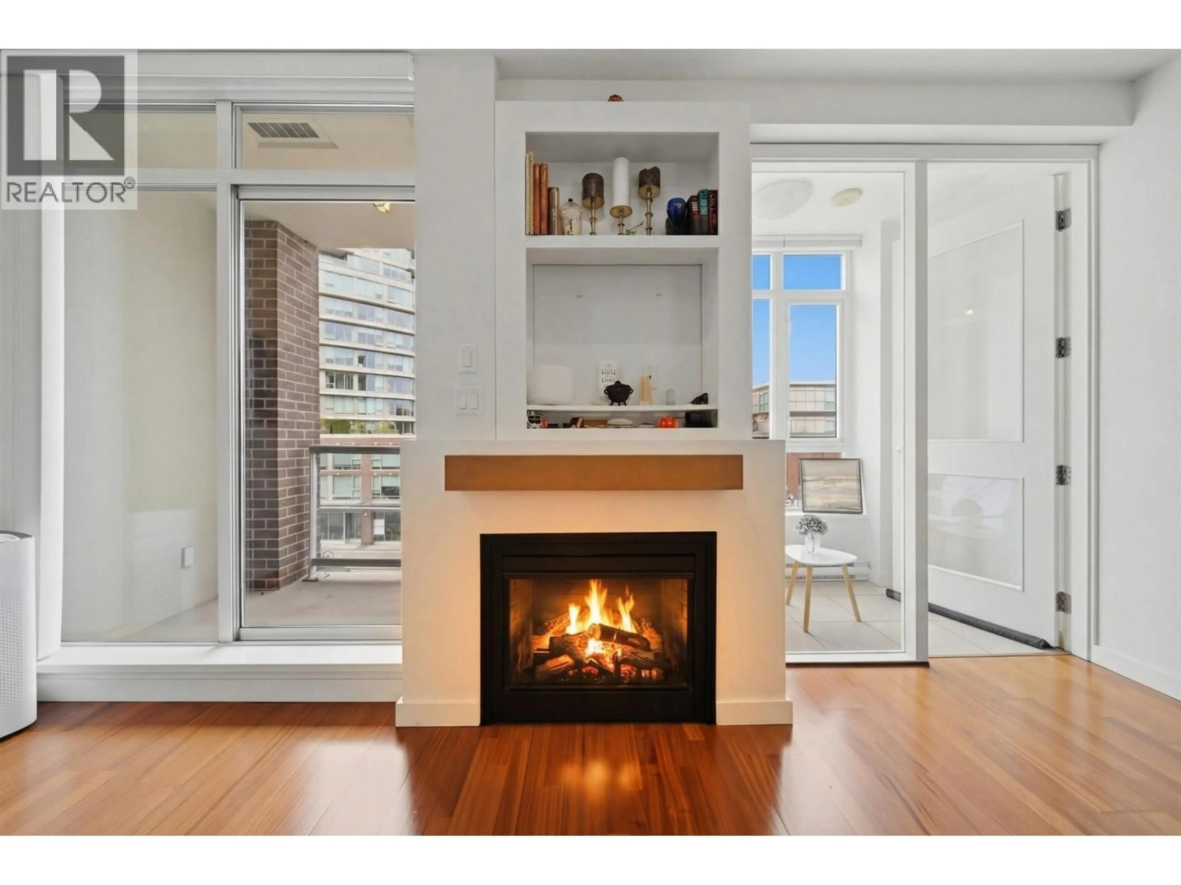 Indoor entryway for 306 - 2055 YUKON STREET, Vancouver British Columbia V5Y4B7