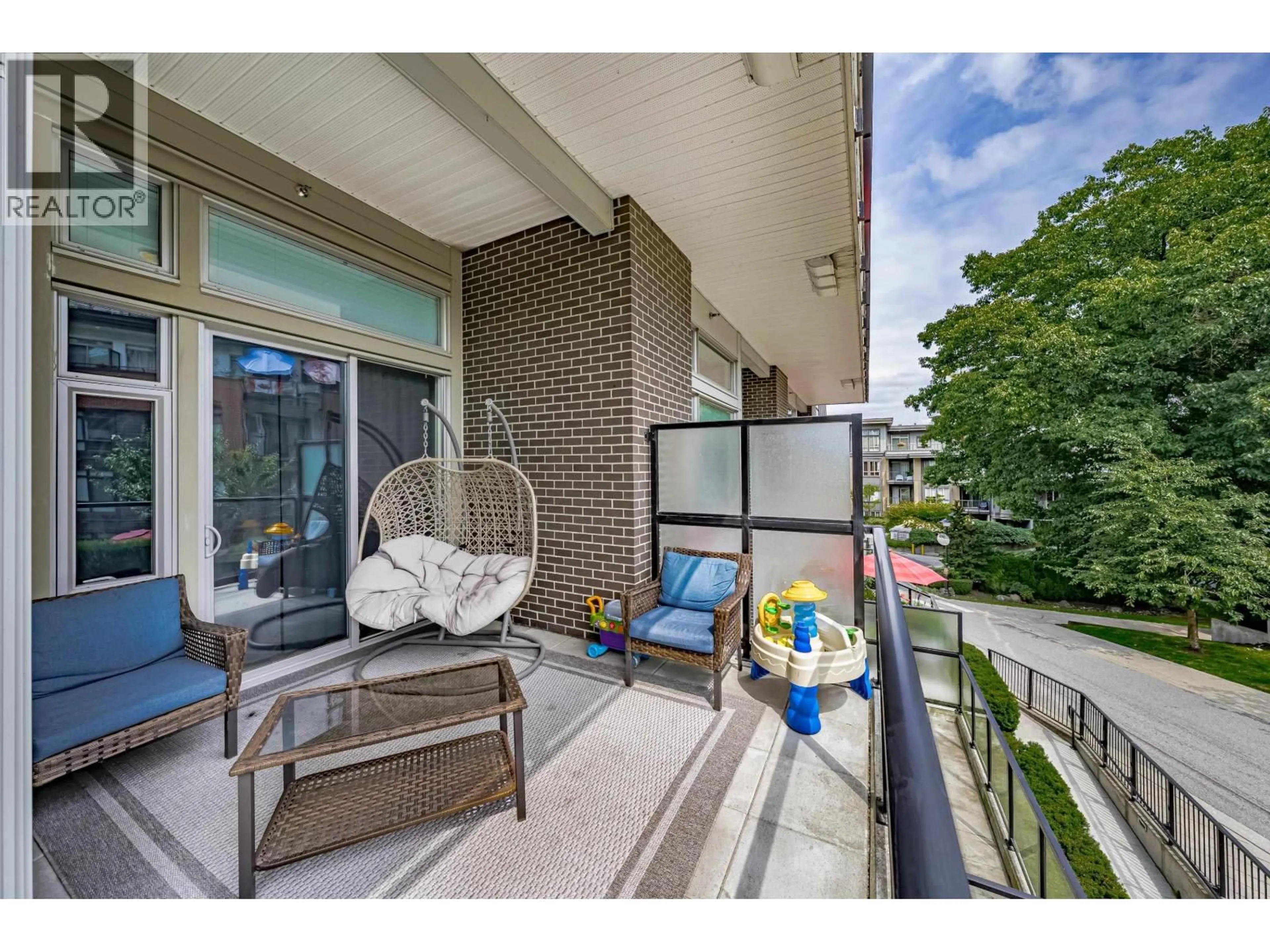 Patio, water/lake/river/ocean view for 102 - 28 ROYAL AVENUE, New Westminster British Columbia V3L0B7