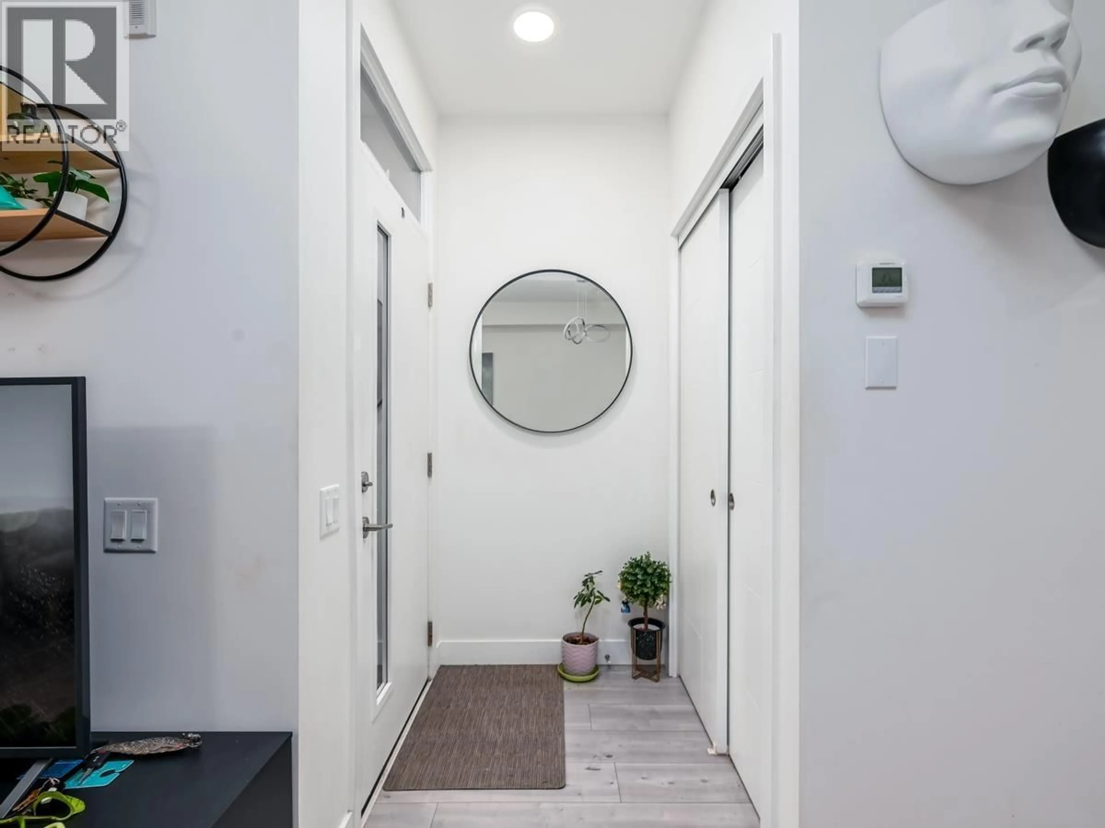 Indoor entryway for 120 - 2035 GLENAIRE DRIVE, North Vancouver British Columbia V7P1Y2