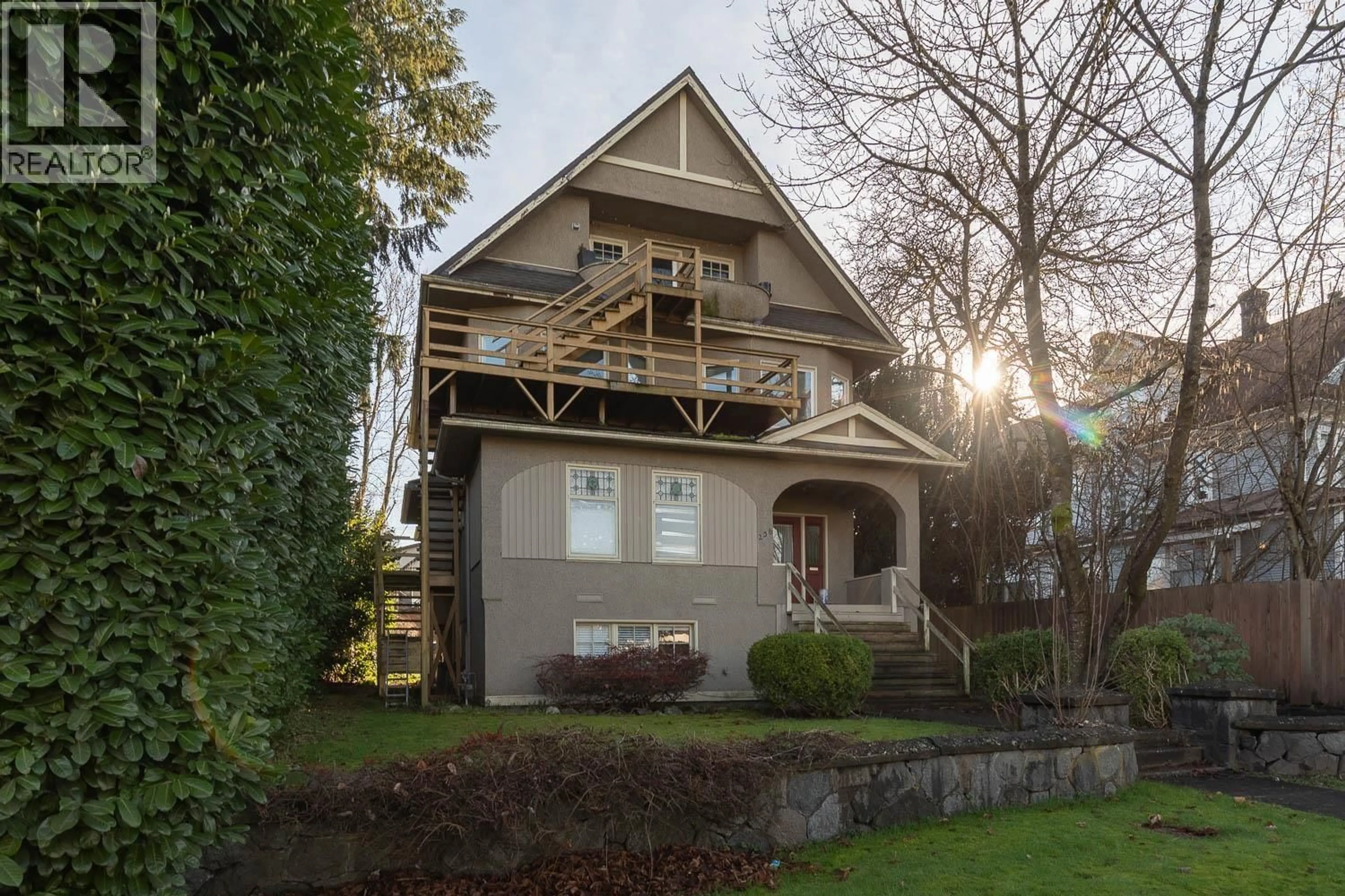 Unknown for 236 12TH AVENUE, Vancouver British Columbia V5Y1T8