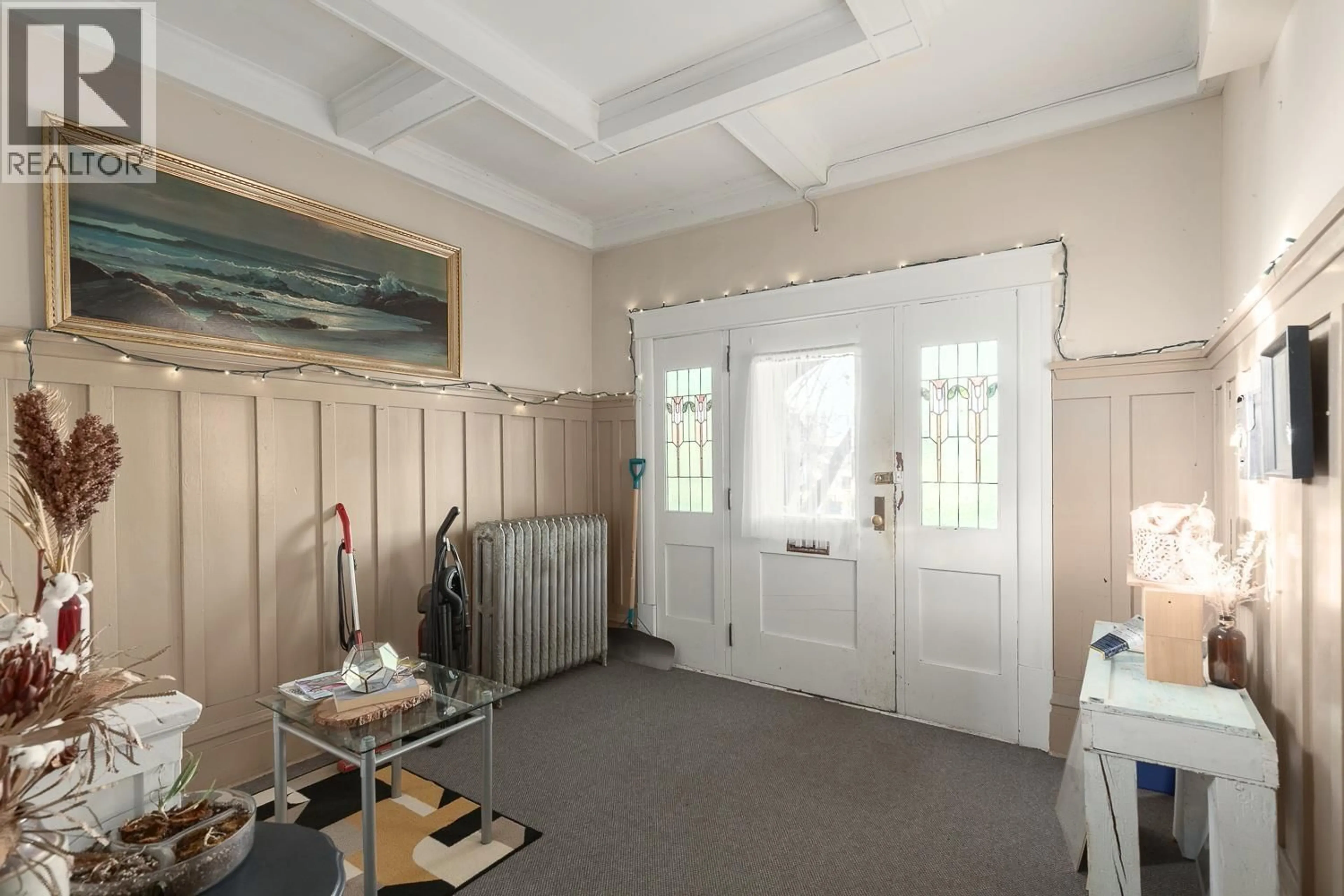 Indoor foyer for 236 12TH AVENUE, Vancouver British Columbia V5Y1T8