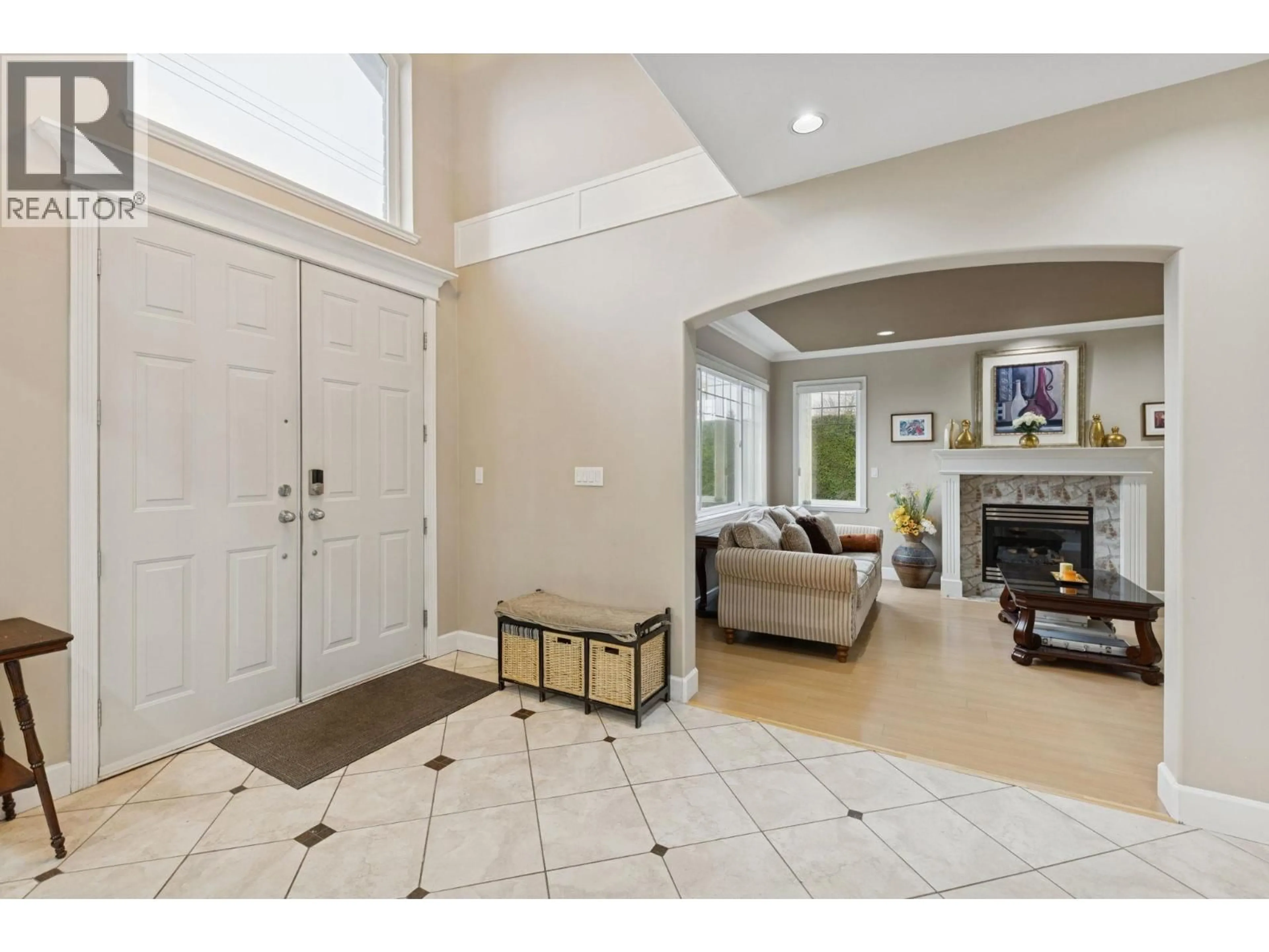 Indoor entryway for 8771 NO. 2 ROAD, Richmond British Columbia V7C3M4