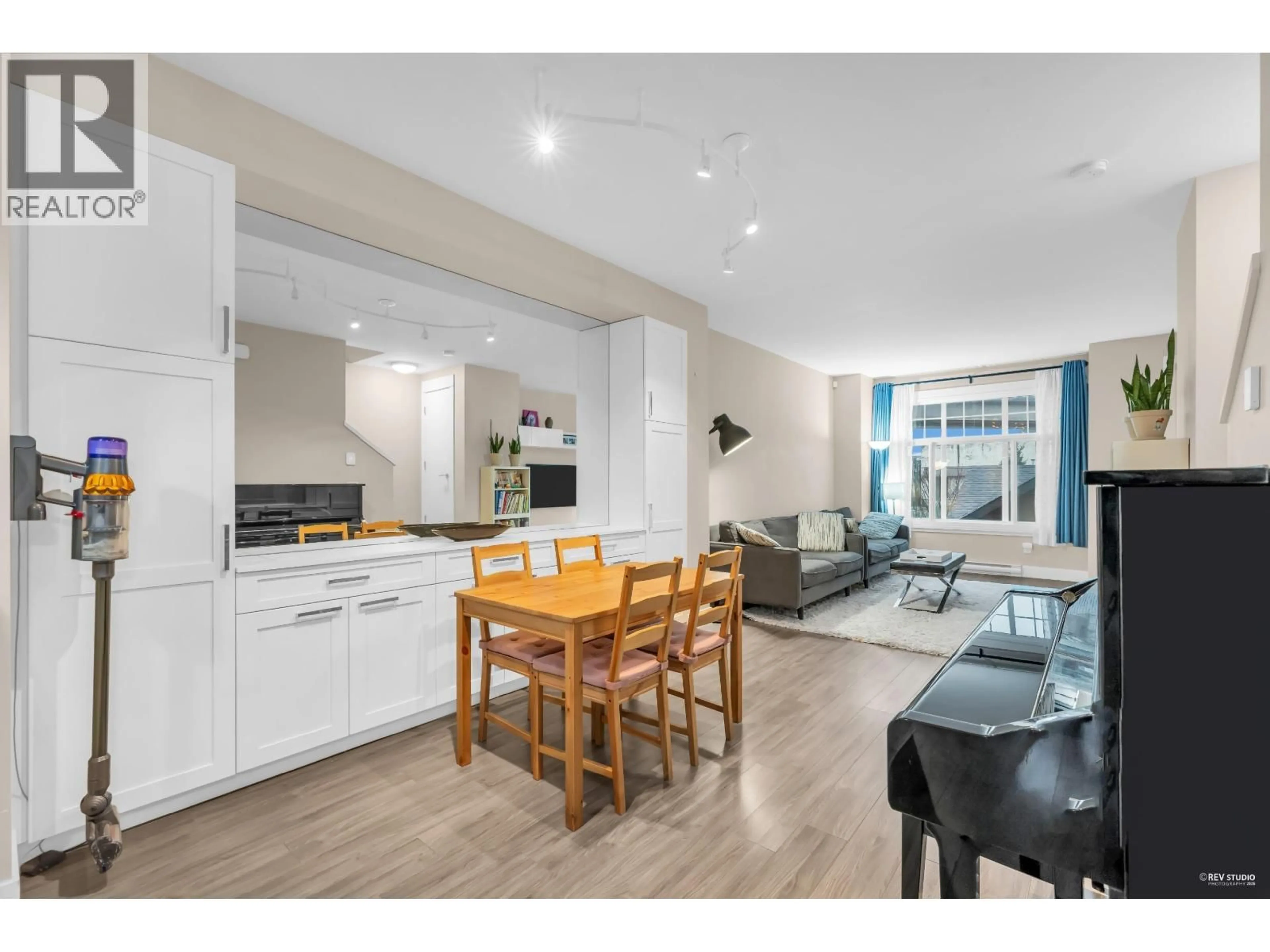 Open concept kitchen, unknown for 26 - 6088 BERESFORD STREET, Burnaby British Columbia V5J0G2