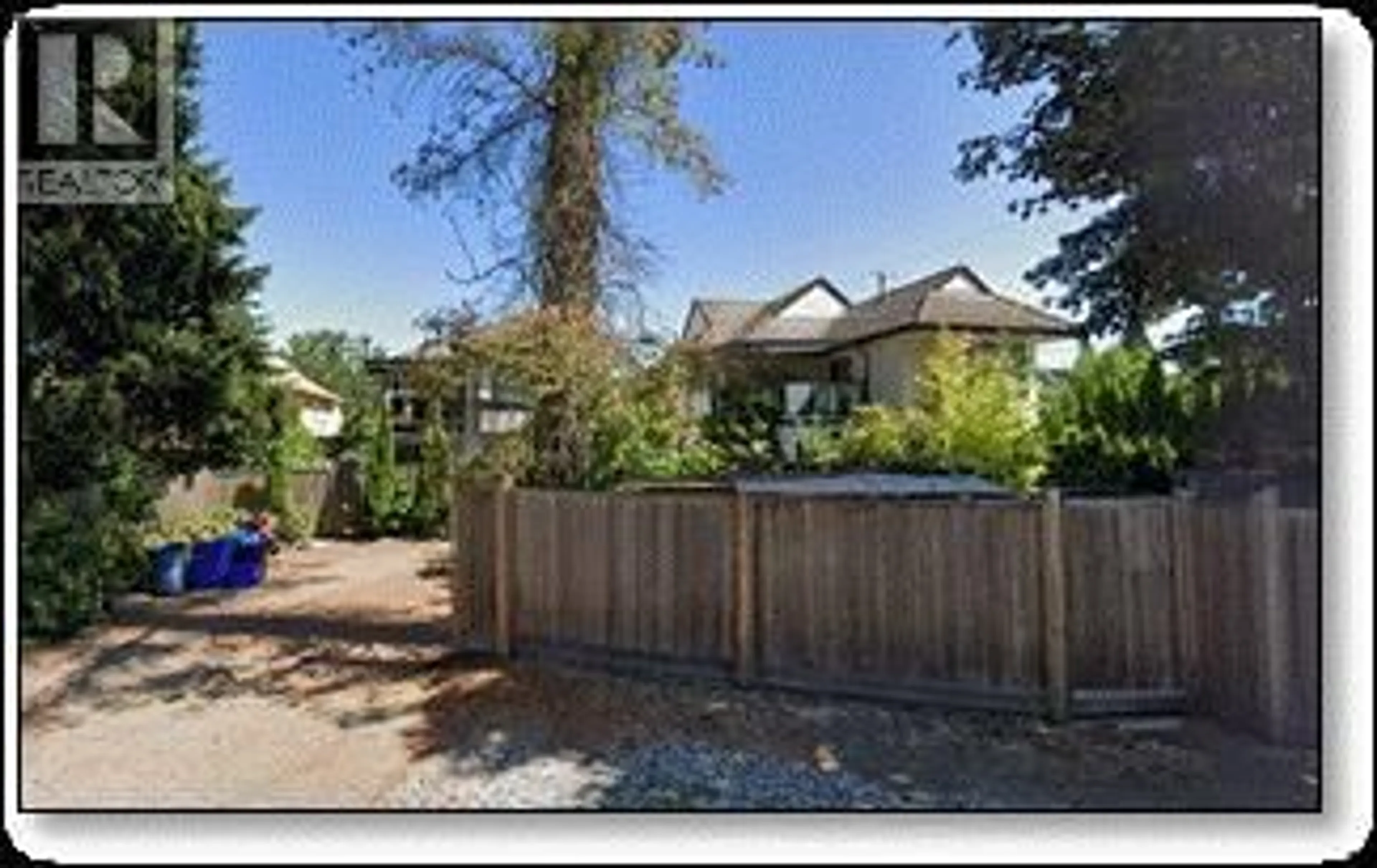 A pic from outside/outdoor area/front of a property/back of a property/a pic from drone, street for 2669 VANNESS AVENUE, Vancouver British Columbia V5R2R3