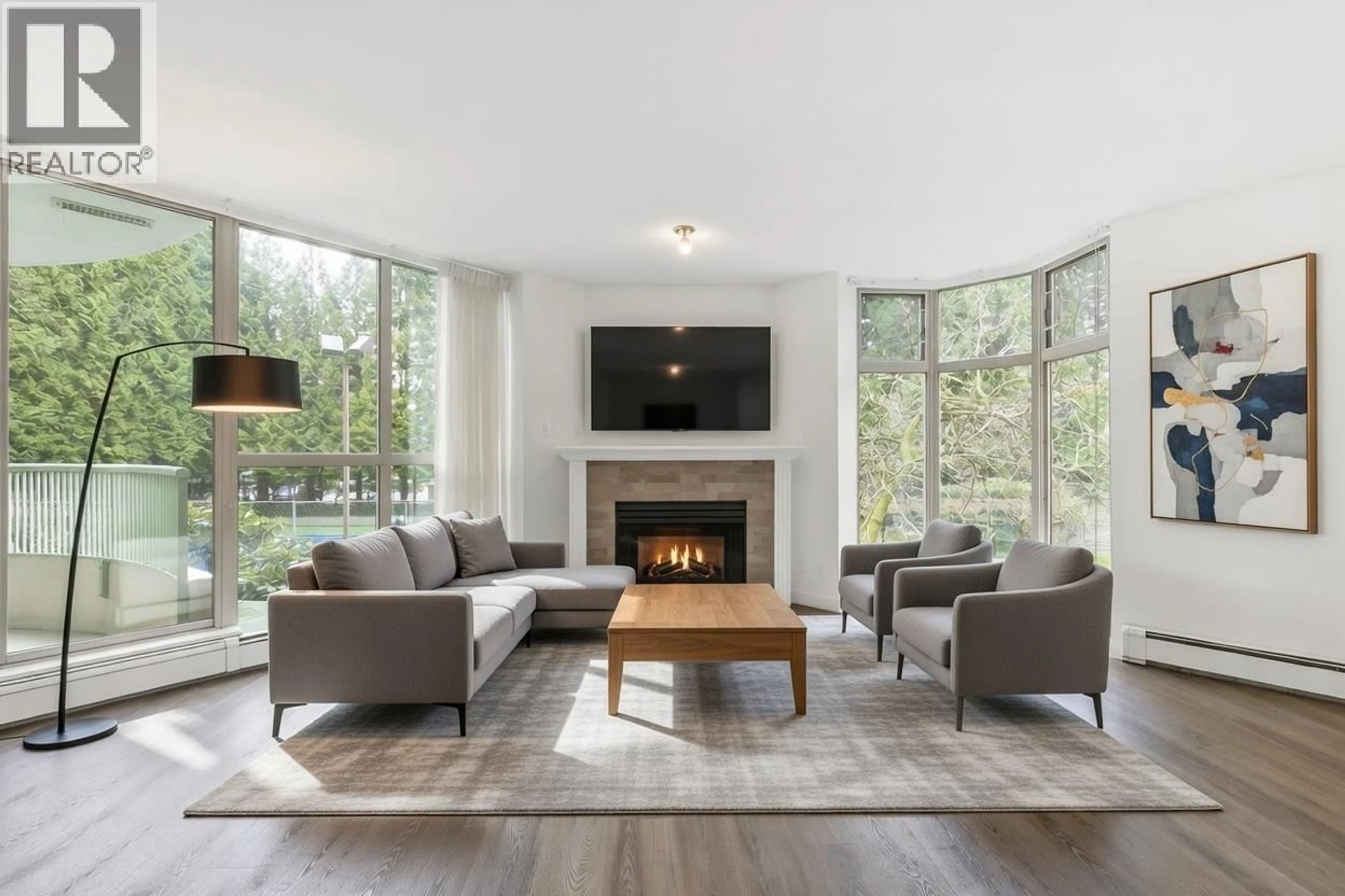 Living room with furniture, unknown for 205 - 6188 PATTERSON AVENUE, Burnaby British Columbia V5H2N1