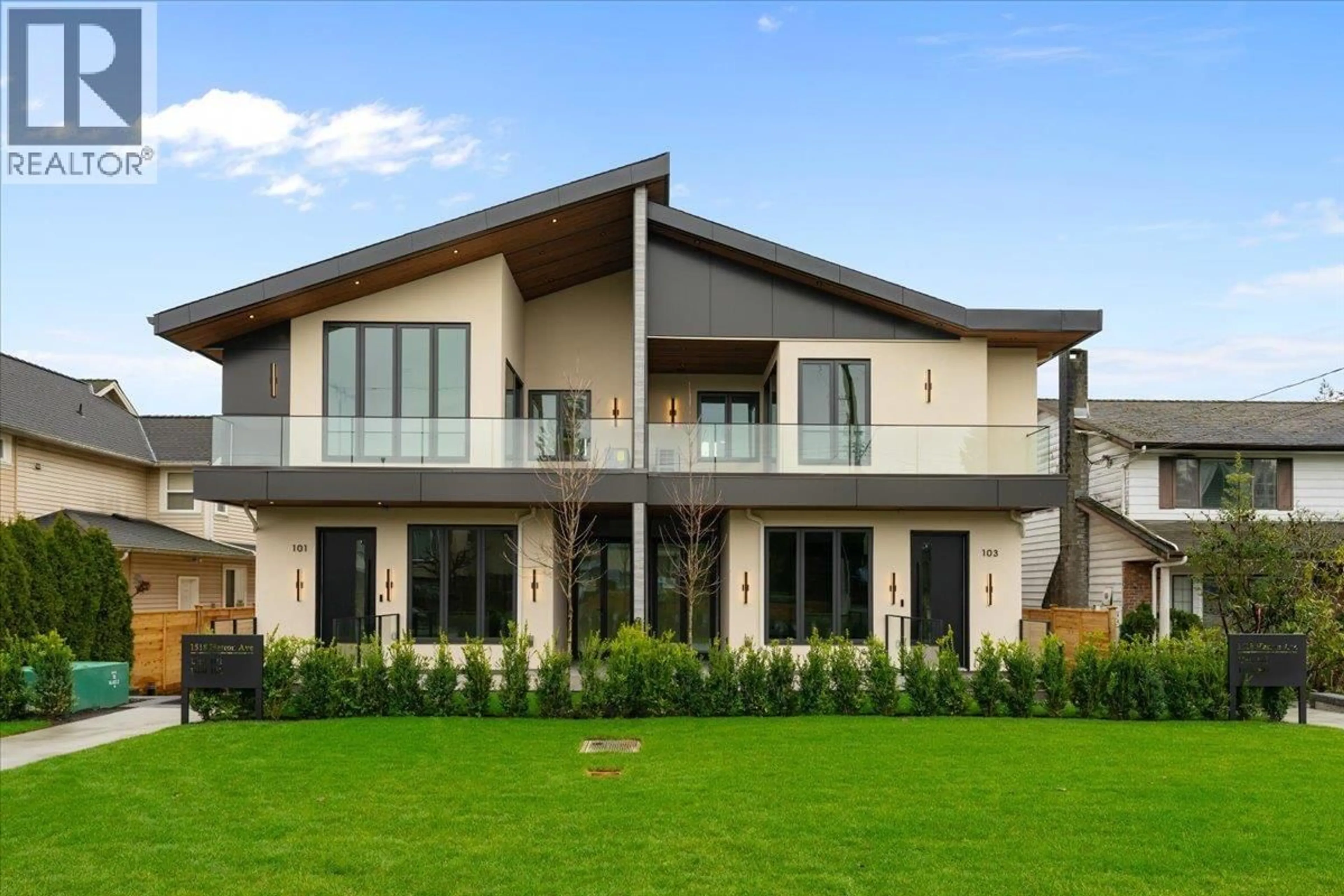 Home with vinyl exterior material, unknown for 102 - 1518 HATTON AVENUE, Burnaby British Columbia V5A2V1