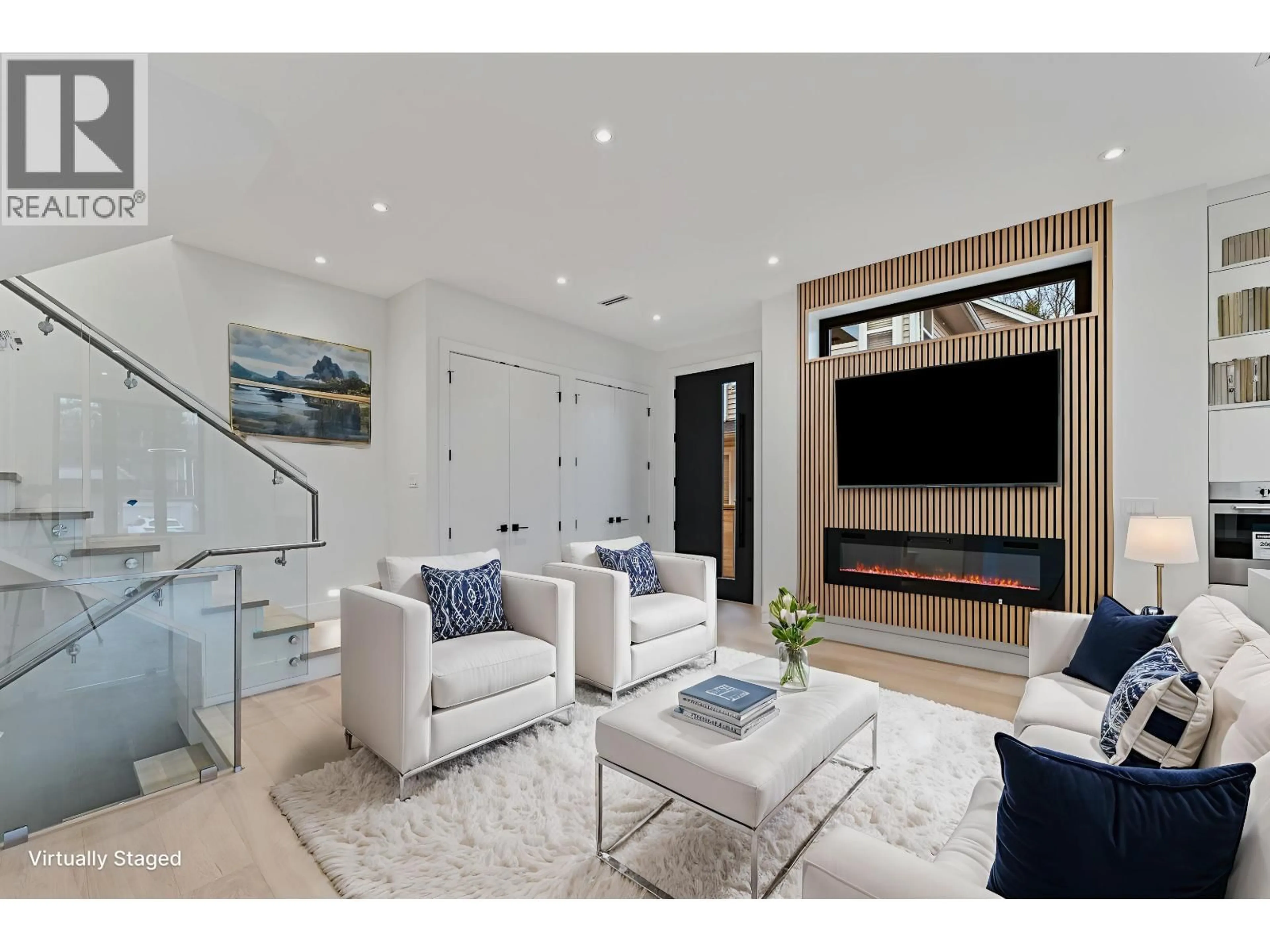 Living room with furniture, unknown for 102 - 1518 HATTON AVENUE, Burnaby British Columbia V5A2V1