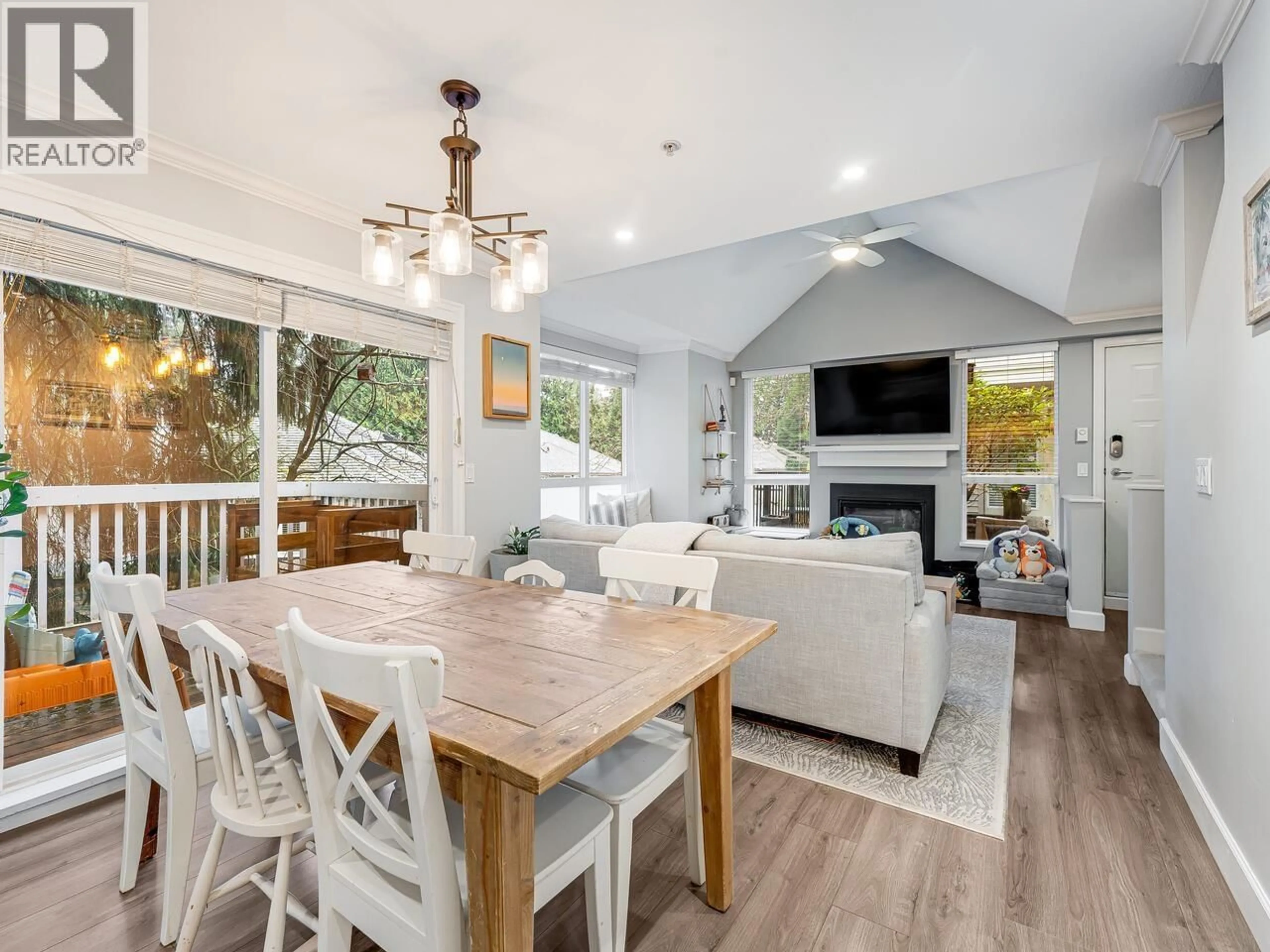 Open concept kitchen, wood/laminate floor for 18 - 1073 LYNN VALLEY ROAD, North Vancouver British Columbia V7J1Z6