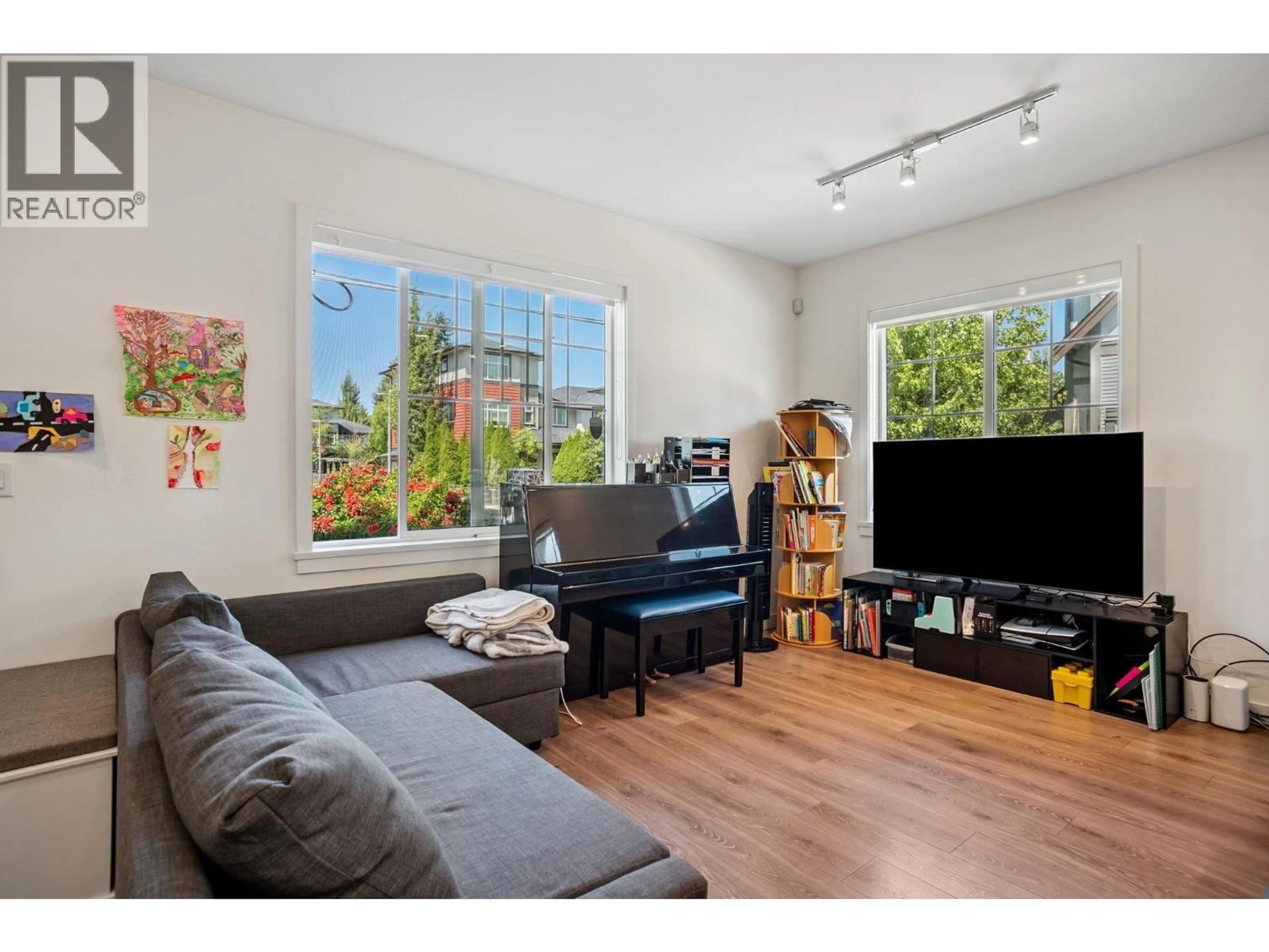 Living room with furniture, unknown for 1 - 7780 BRIDGE STREET, Richmond British Columbia V6Y0L2