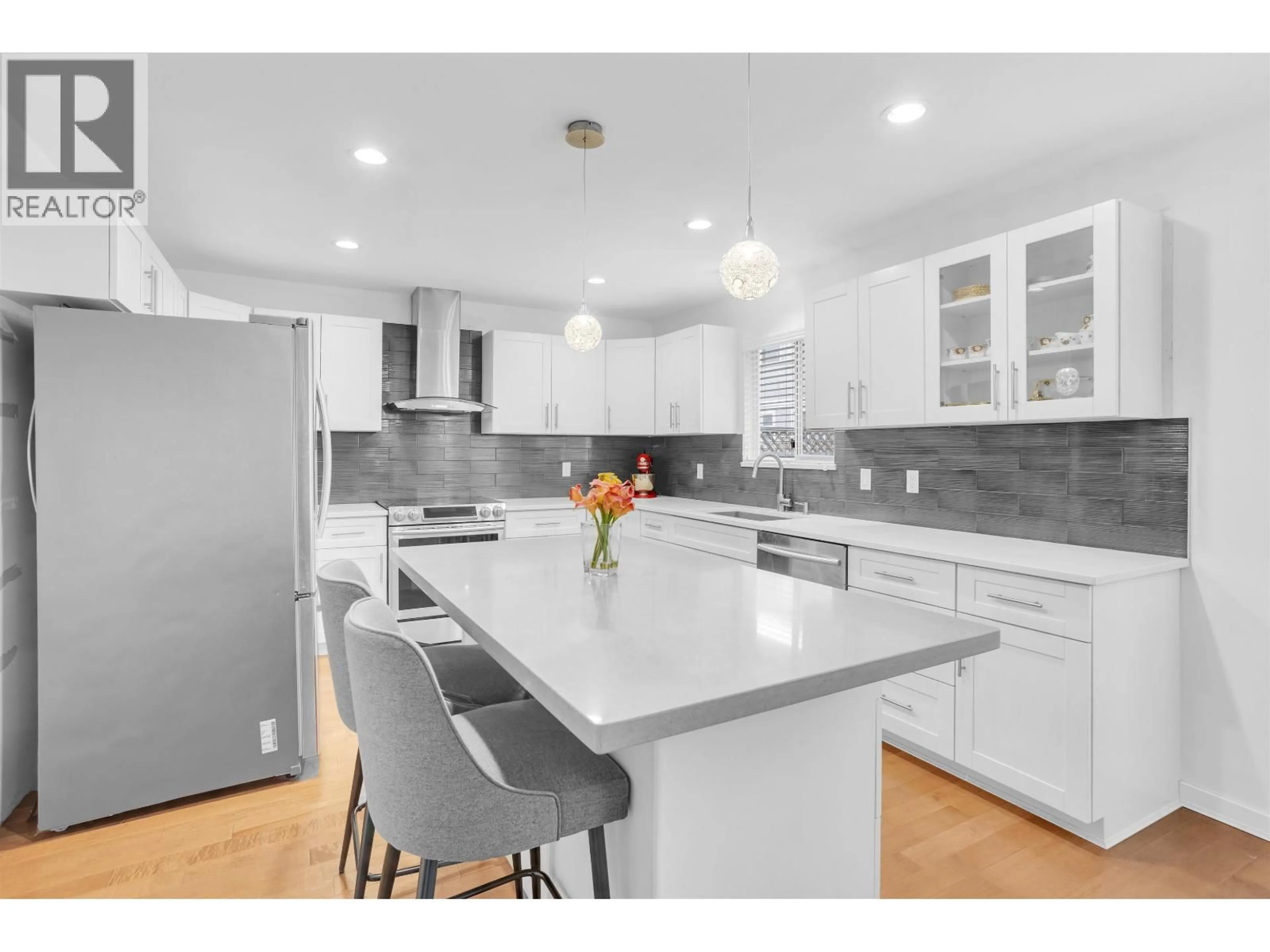 Open concept kitchen, ceramic/tile floor for 11451 WINDWARD GATE, Richmond British Columbia V7E6E9