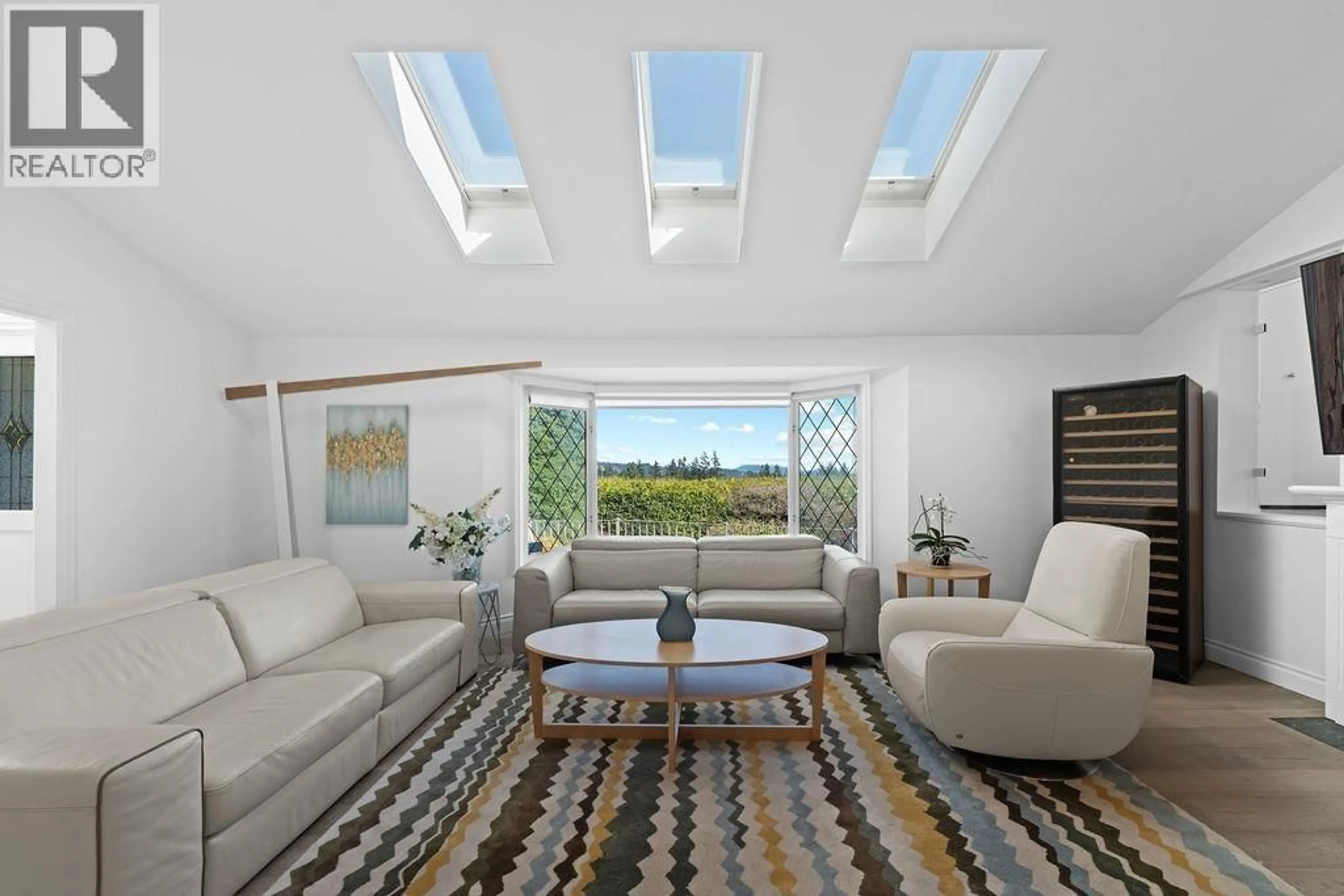 Living room with furniture, unknown for 685 KING GEORGES WAY, West Vancouver British Columbia V7S1S2