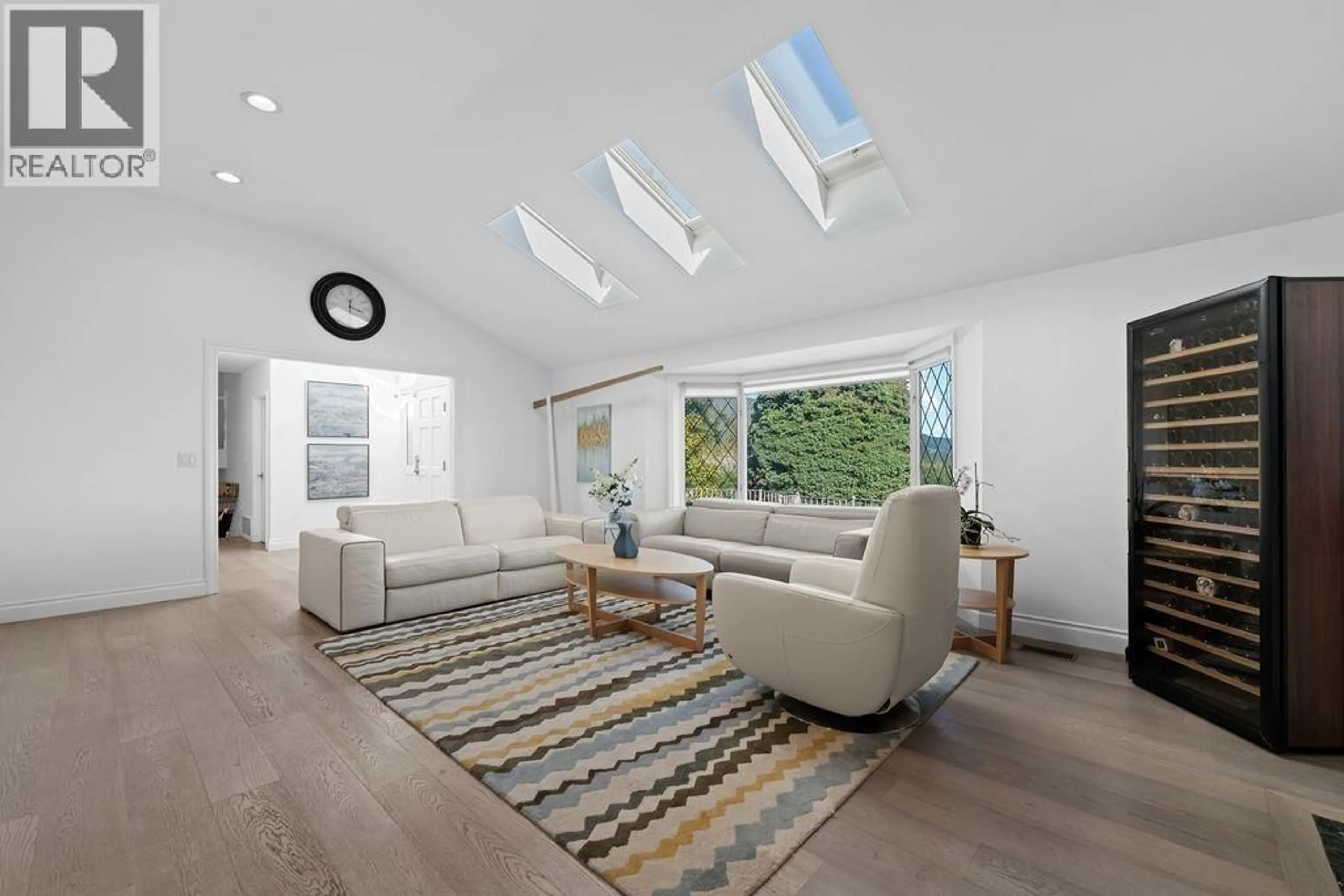 Living room with furniture, unknown for 685 KING GEORGES WAY, West Vancouver British Columbia V7S1S2