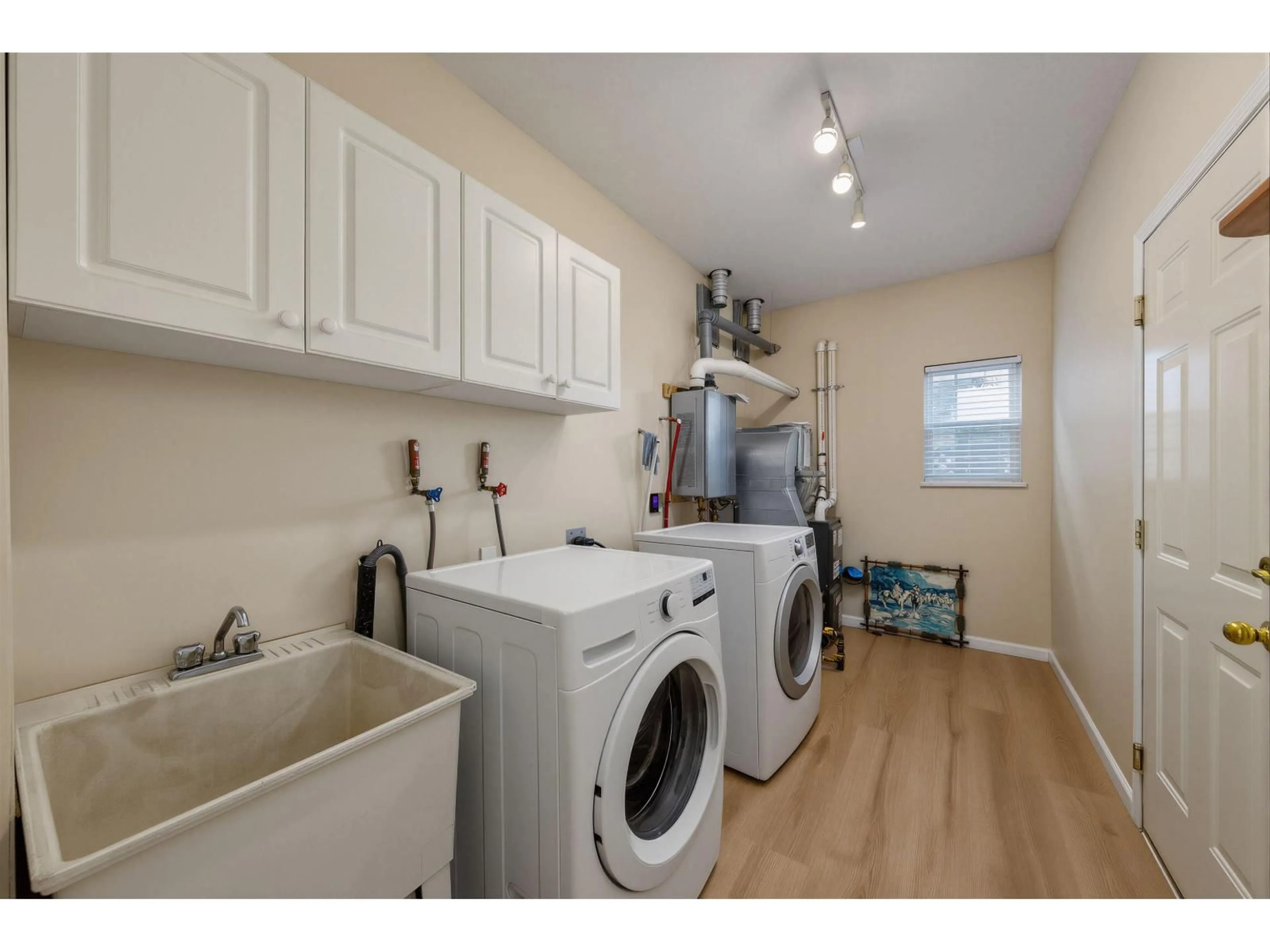 Laundry room for 8067 162B STREET, Surrey British Columbia V4N0J7