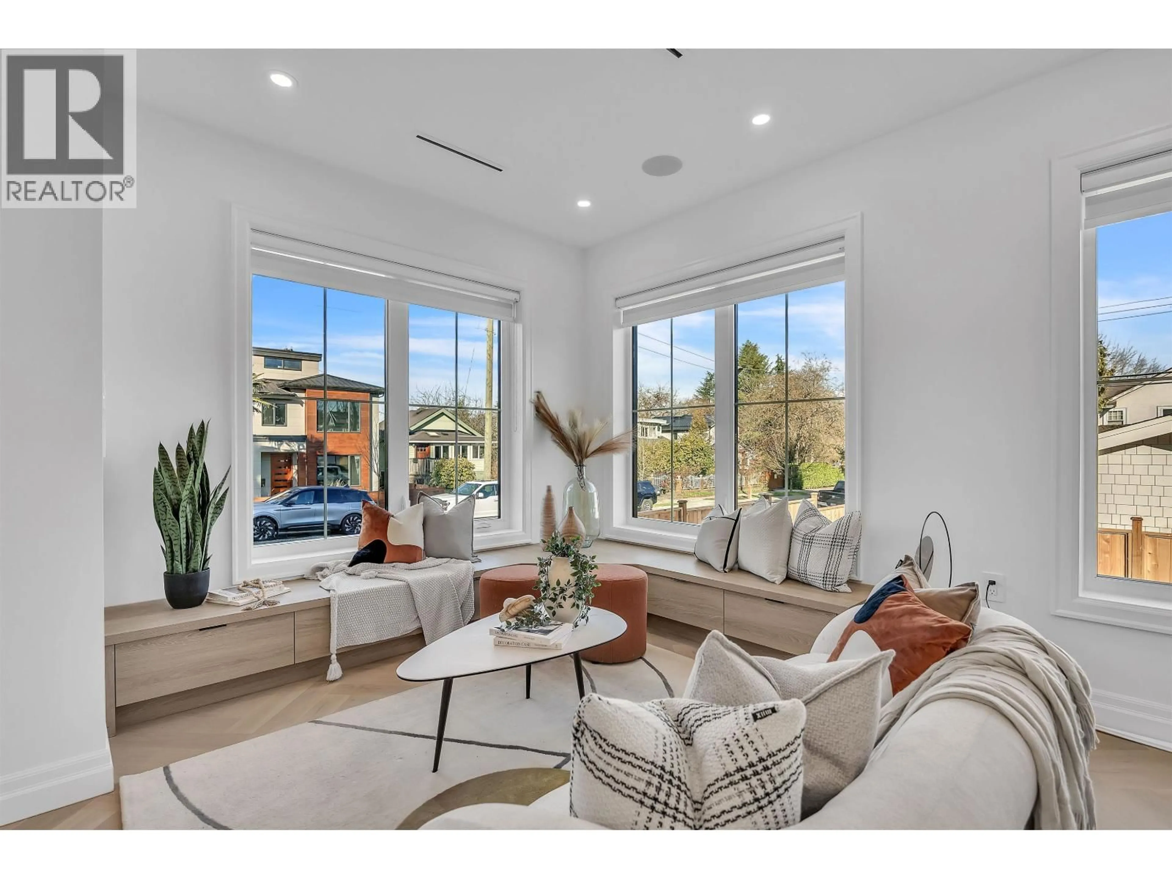 Living room with furniture, unknown for 3526 LAKEWOOD STREET, Vancouver British Columbia V5N2L5