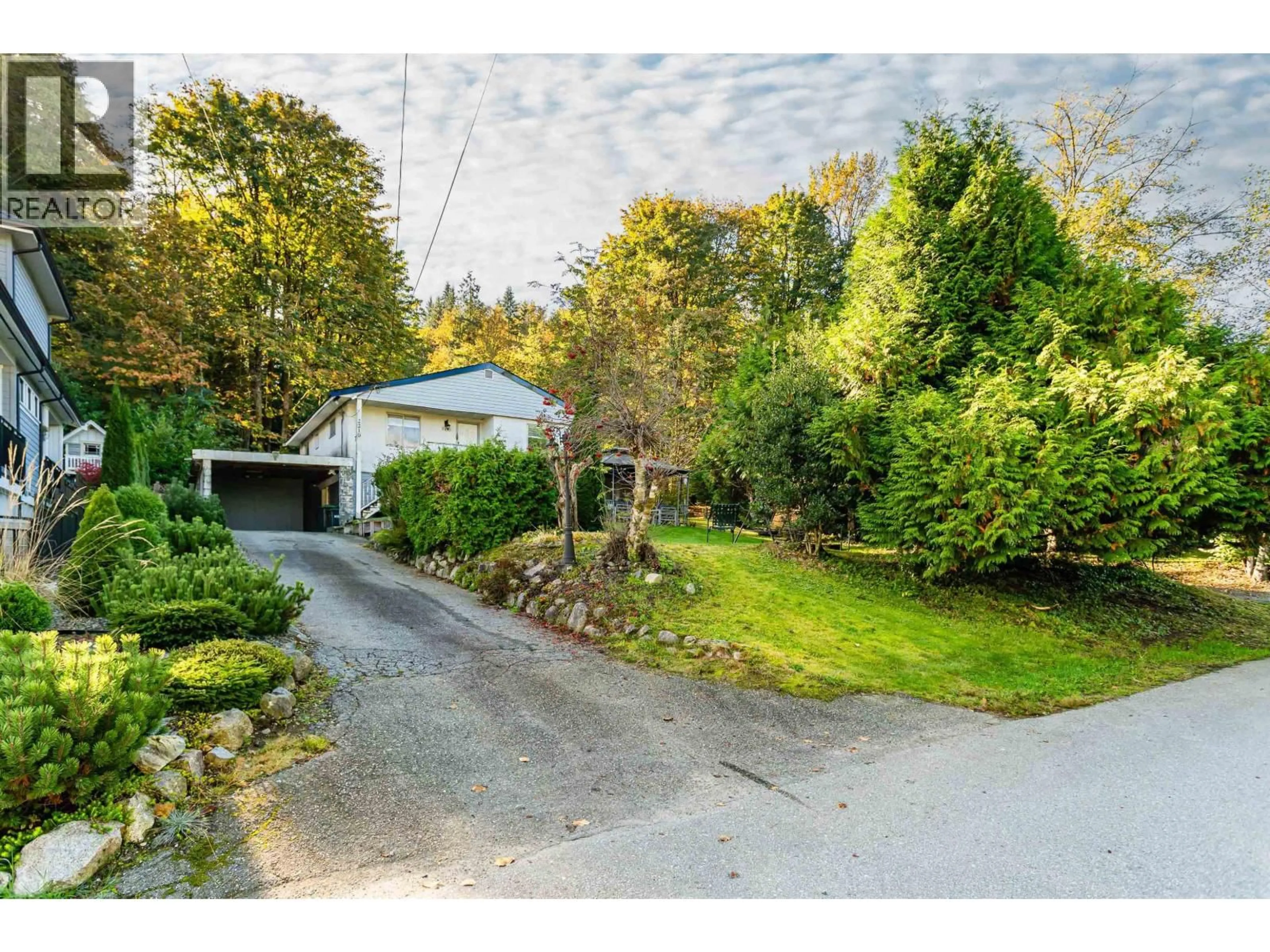 A pic from outside/outdoor area/front of a property/back of a property/a pic from drone, street for 2210 HOPE STREET, Port Moody British Columbia V3H3E4