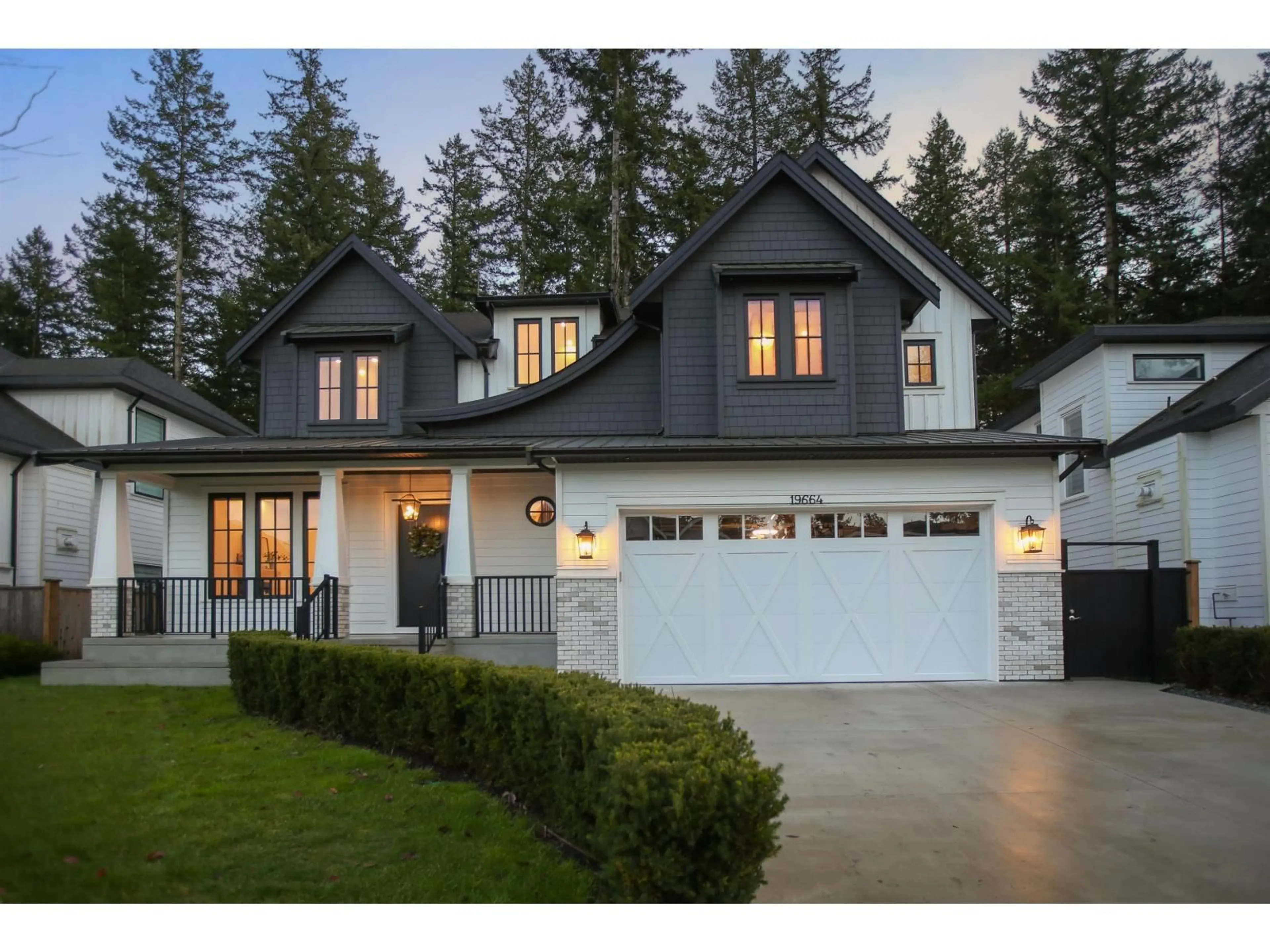 Home with vinyl exterior material, street for 19664 31A AVENUE, Langley British Columbia V2Z0B2