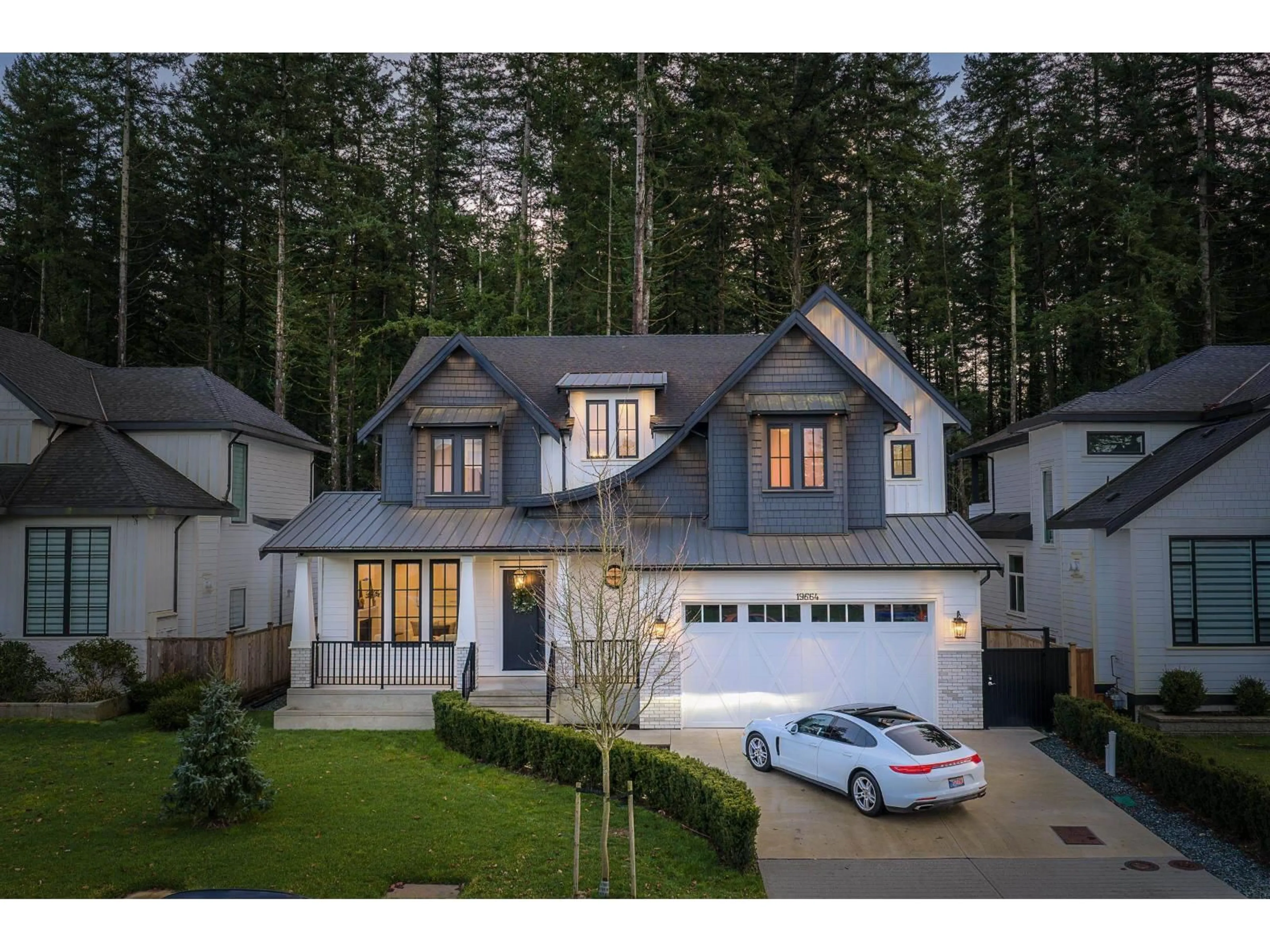 Home with vinyl exterior material, street for 19664 31A AVENUE, Langley British Columbia V2Z0B2